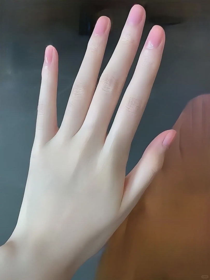 瞧这细皮嫩手的,羡慕了!😍