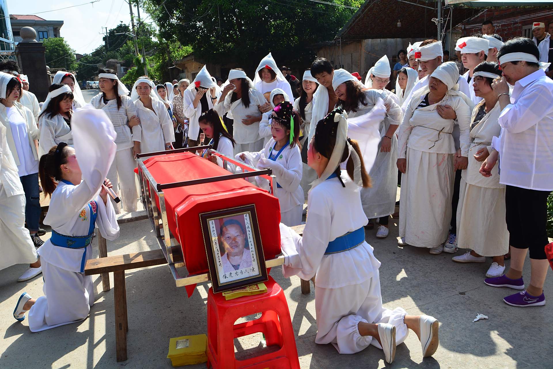 这个冬天,死人比往年多