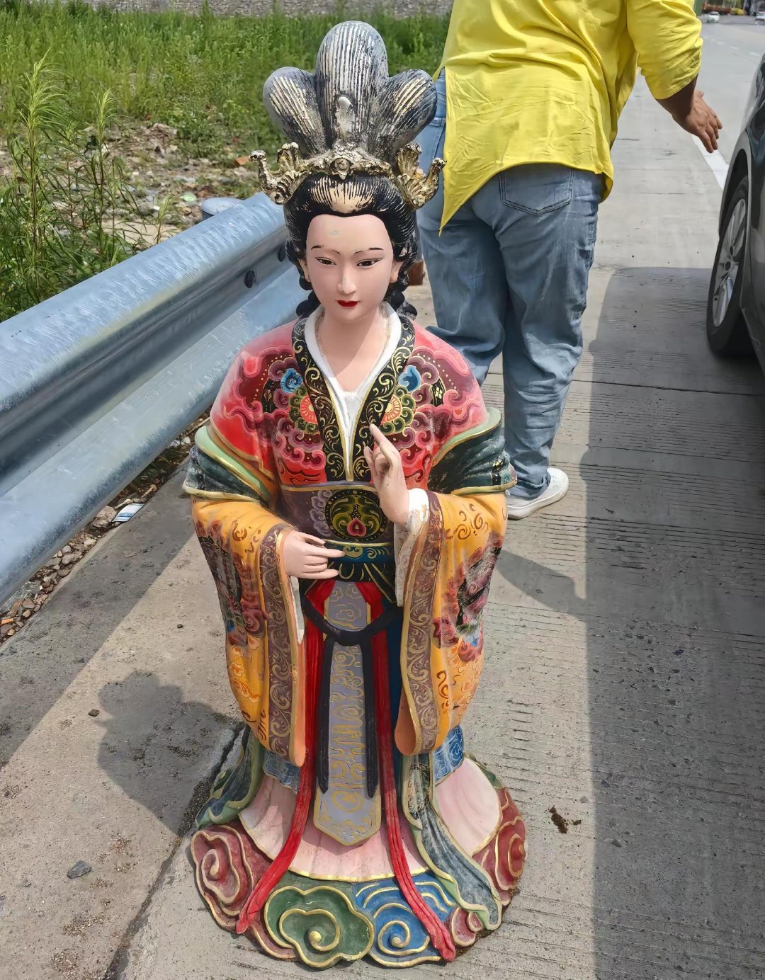 突然心里冒出个想法,想过来这边转转.出于好奇还有点敏感,我就来了