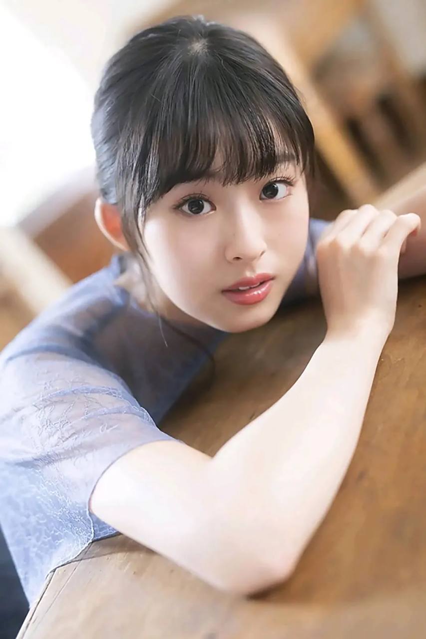 蜜桃成熟时,青春可爱美少女,结实小蛮腰井本彩花    井本彩花:2003年