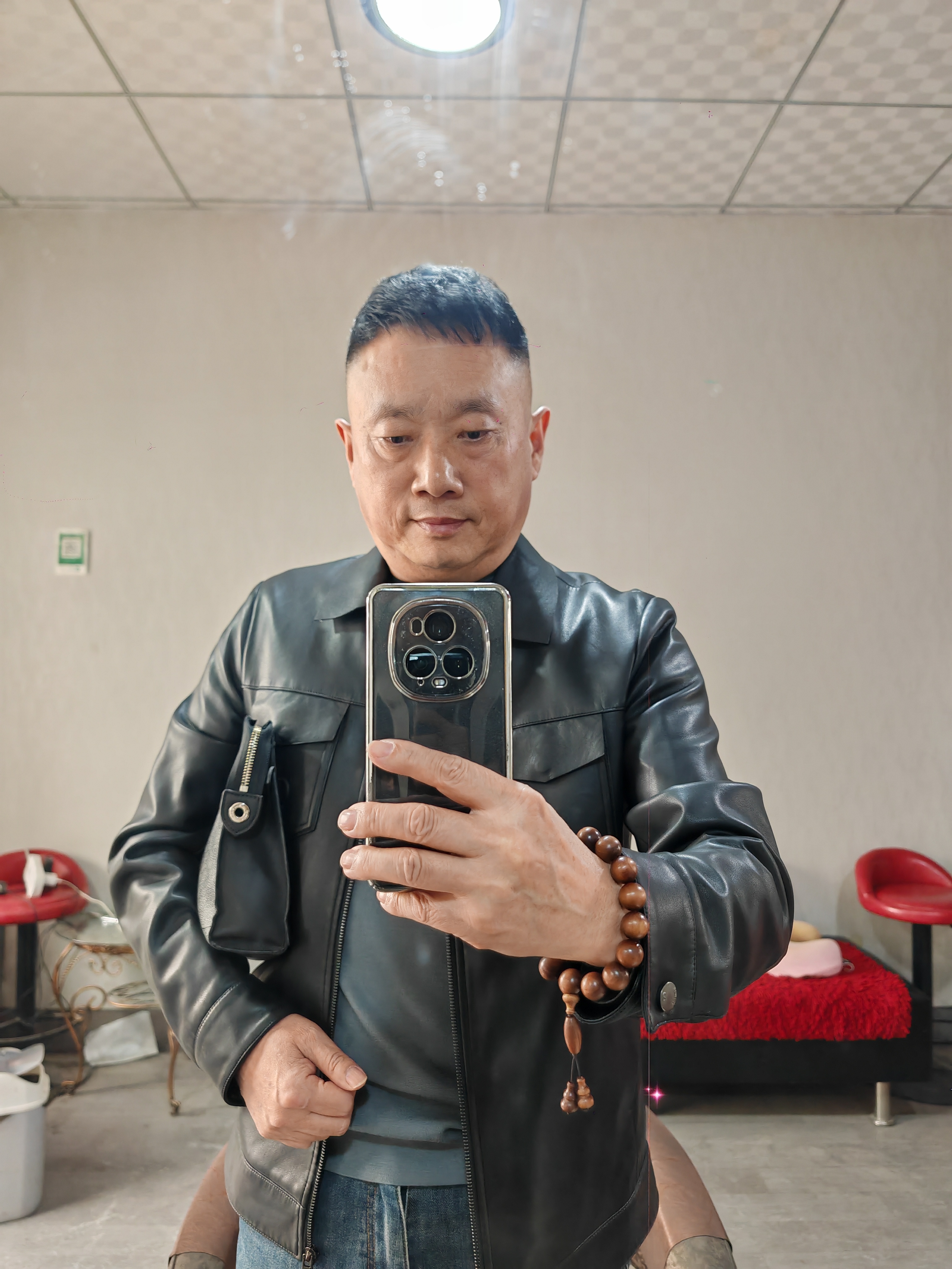 《逐梦起点:依凡传奇的西北序章》