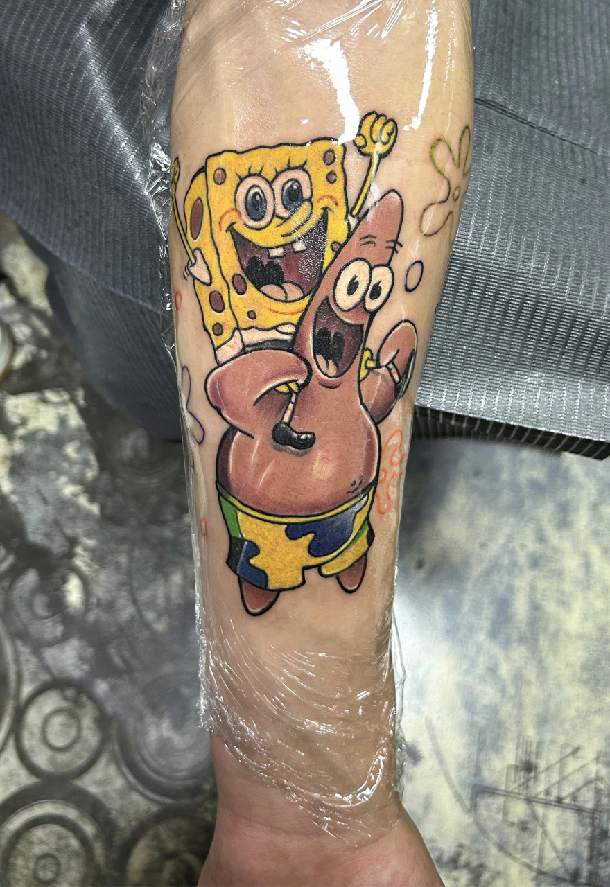 天津同城纹身刺青师 附近纹身刺青师海绵宝宝纹身图.