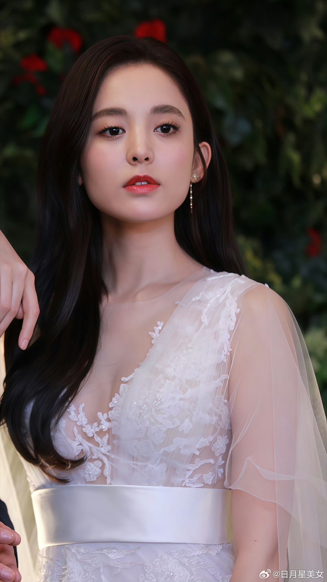 古力娜扎一现身,便是焦点!