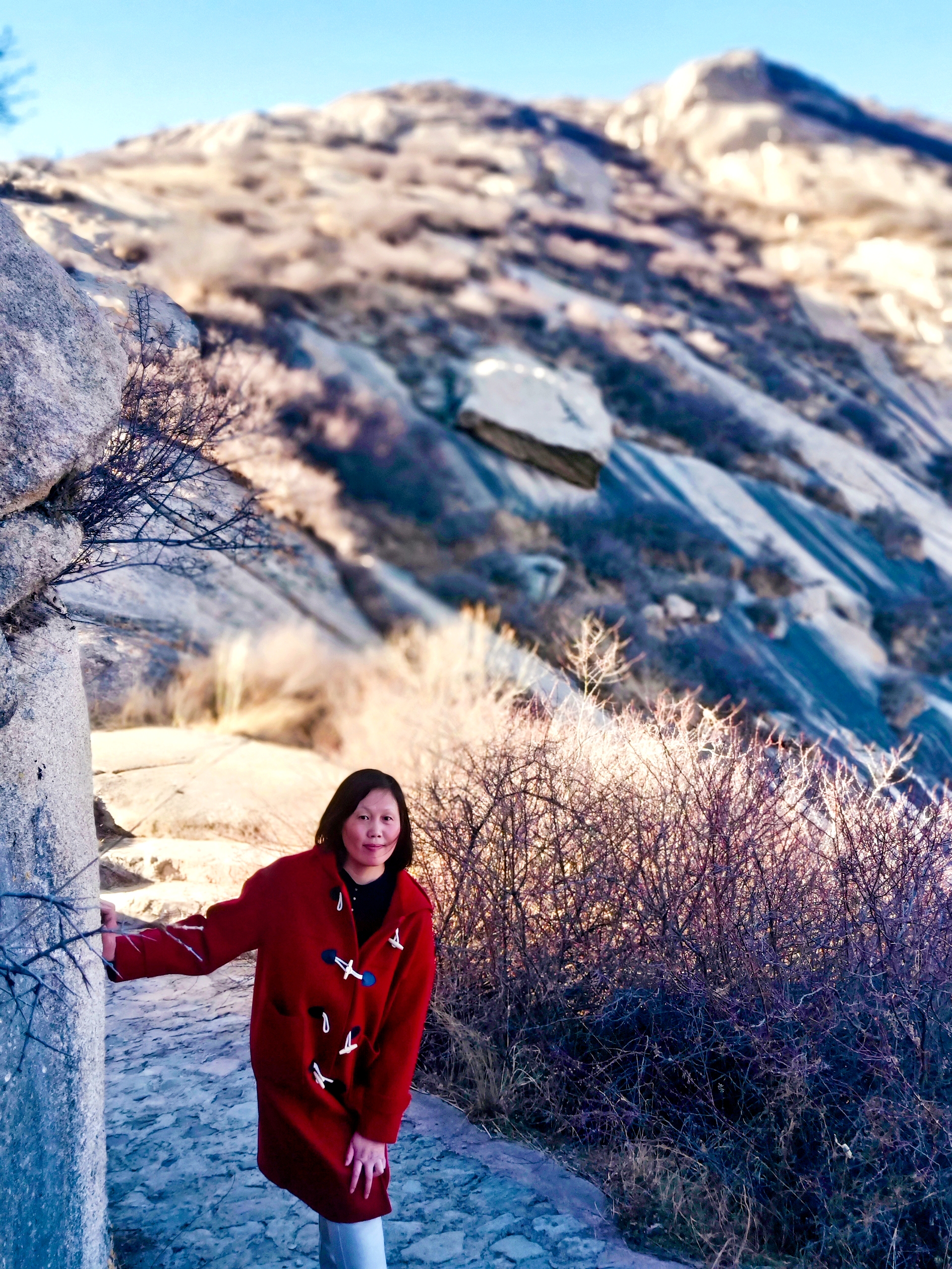 悬钟山地处山西静乐康家会境内,距静乐县城三十公里.