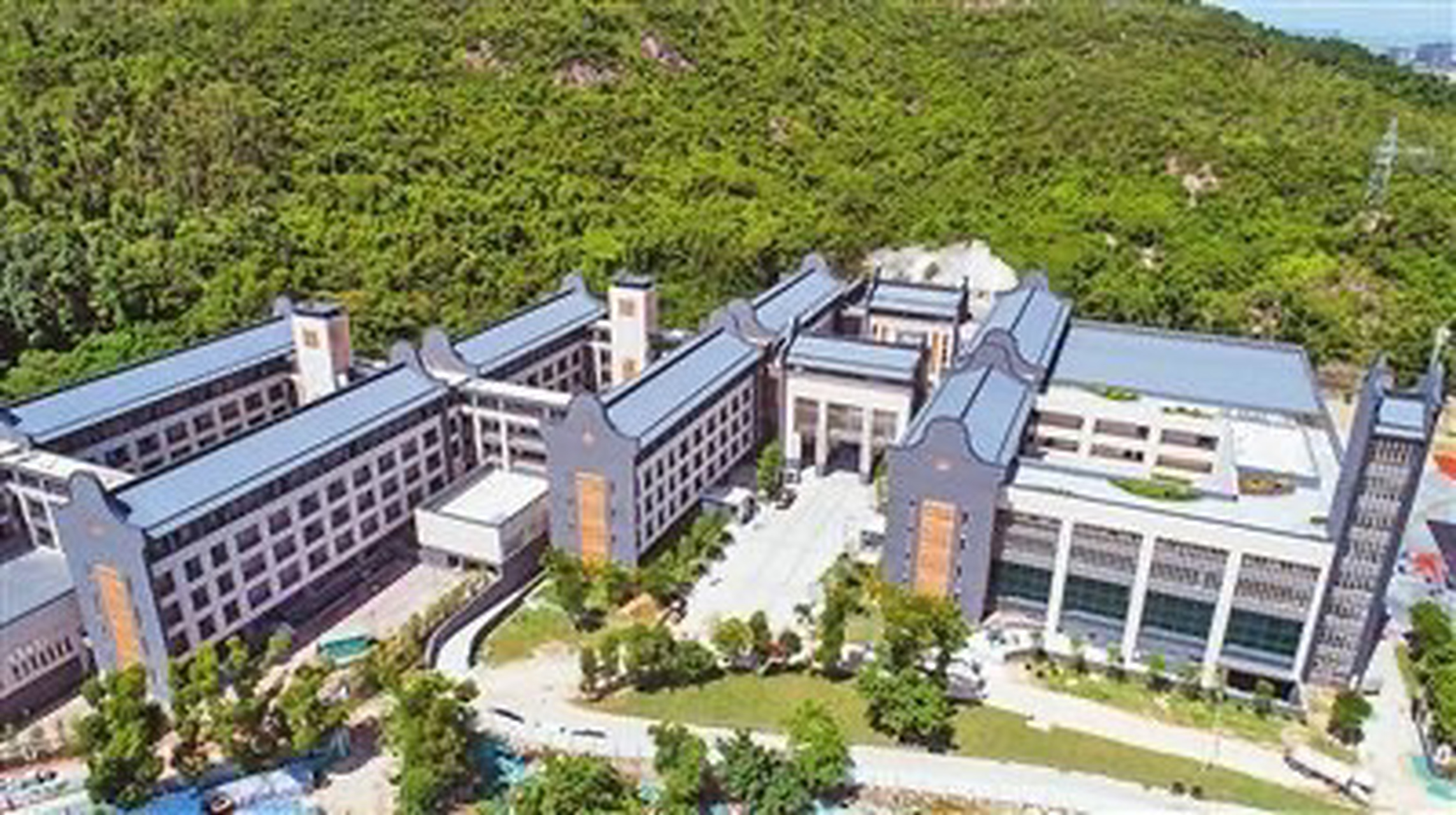 珠海横琴一中在今年中考里,首次实现办学11年来的历史性突破.