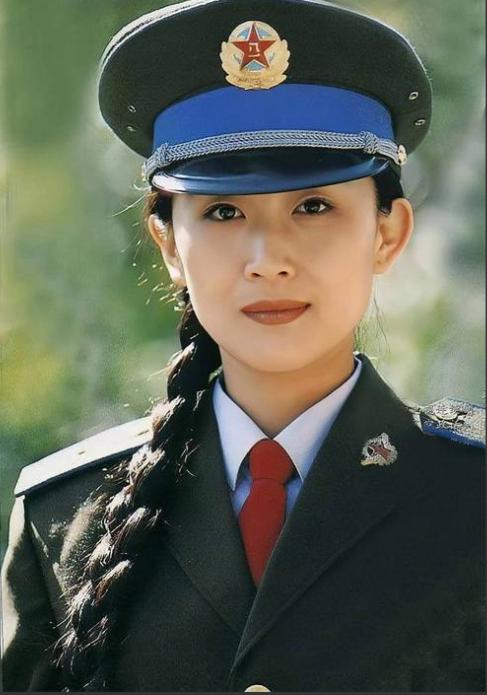 演员陈瑾,曾与哥哥立下一辈子不婚不育的约定,然而命运的轨迹却让她与