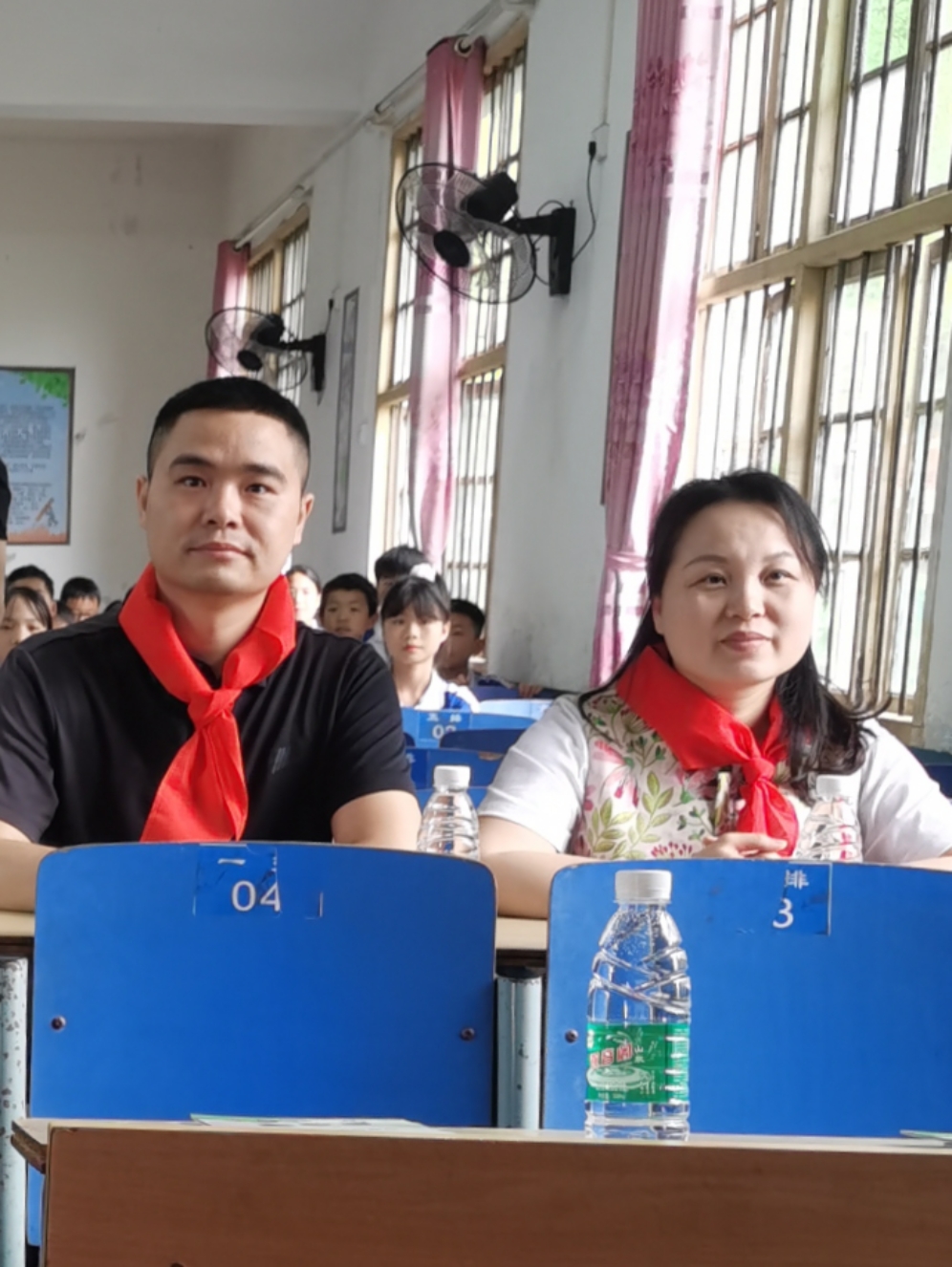 过去的幸福时光,无忧无虑的日子,让我们浮想联翩!怀念啊!