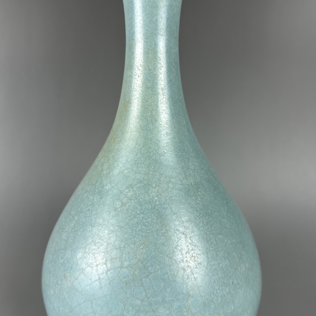 旧藏:北宋 汝窑天青釉冰裂纹玉壶春瓶 尺寸:高27.