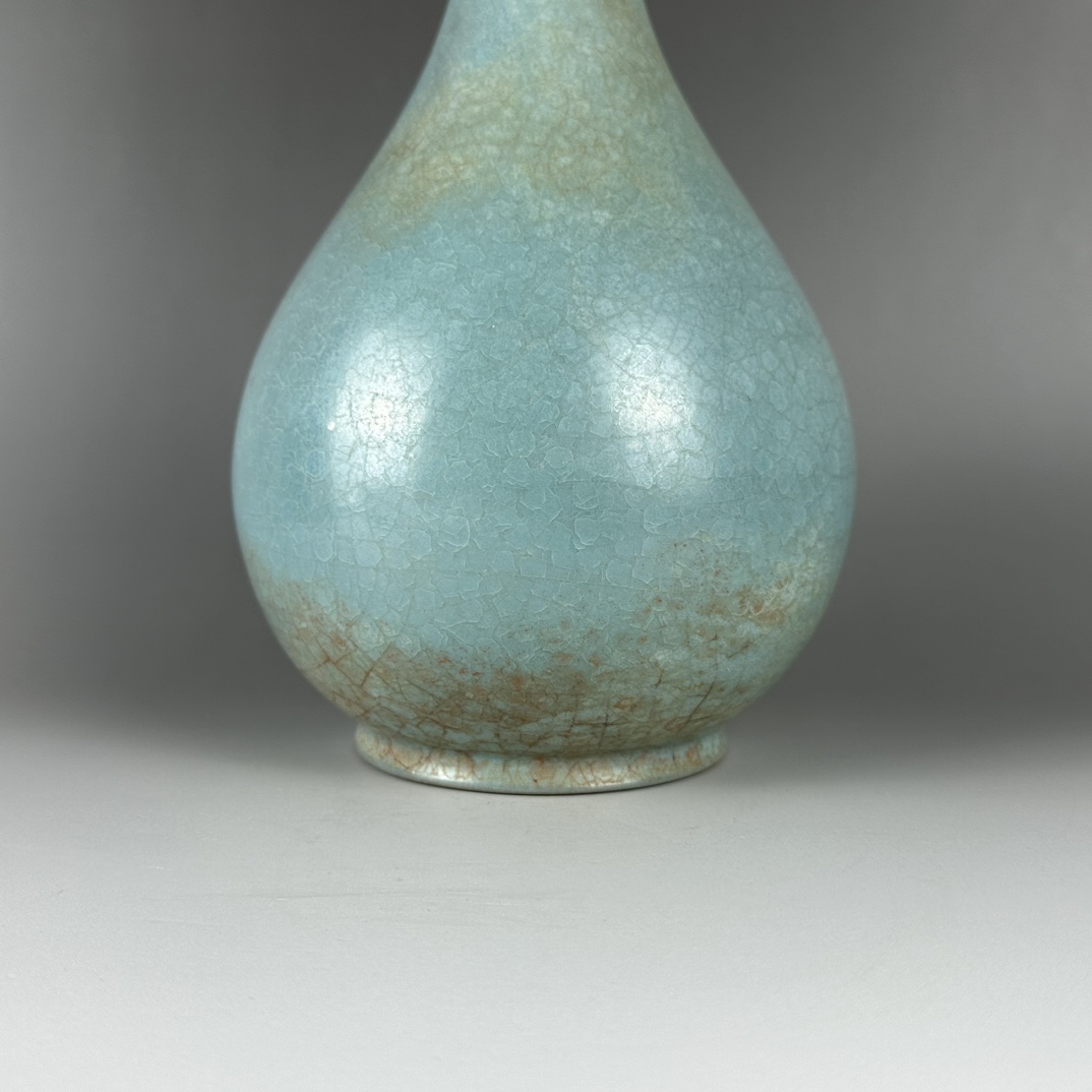 旧藏:北宋 汝窑天青釉冰裂纹玉壶春瓶 尺寸:高27.