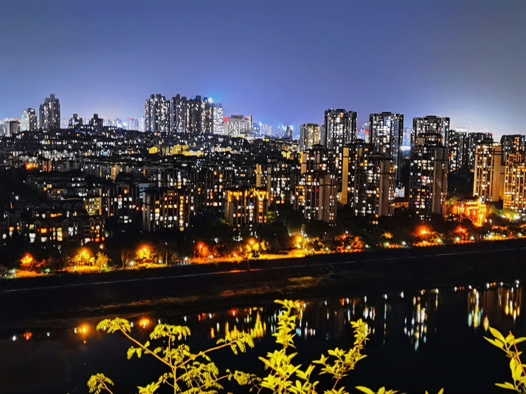 四川泸州沱江沿岸,灯火阑珊,美丽醉人!