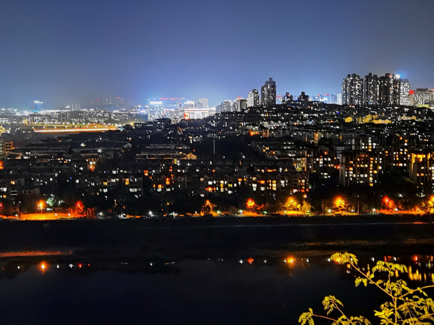 四川泸州沱江沿岸,灯火阑珊,美丽醉人!