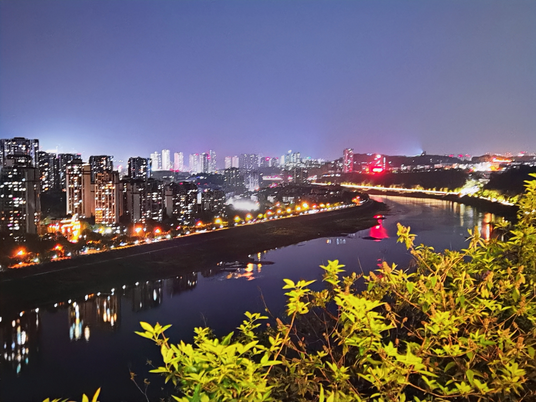 四川泸州沱江沿岸,灯火阑珊,美丽醉人!