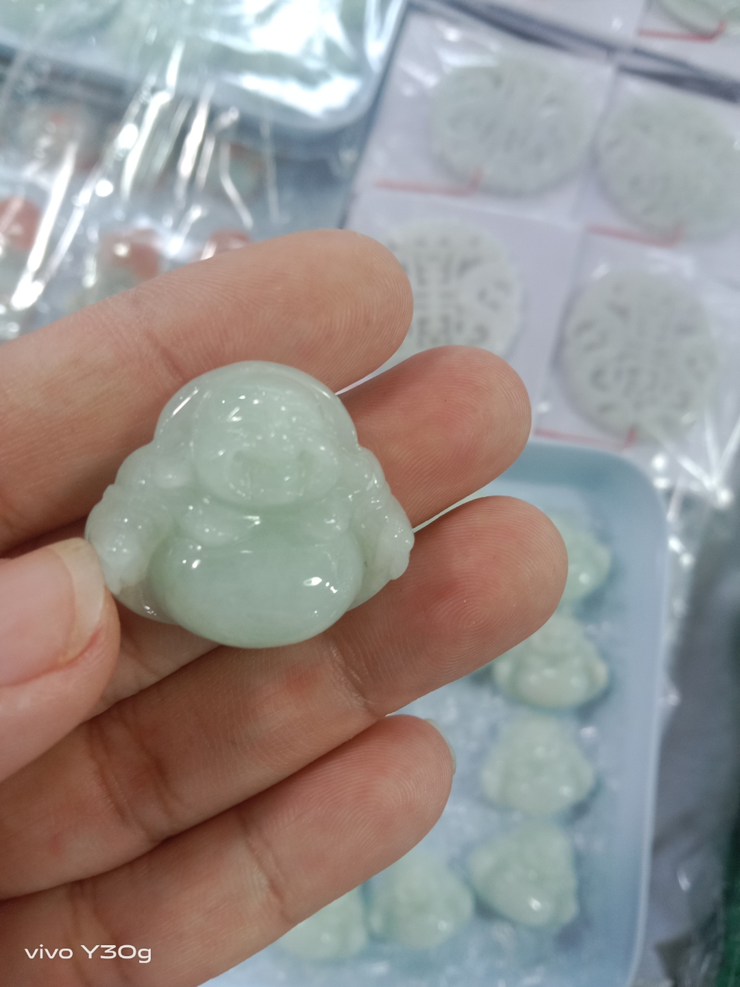 纯天然缅甸翡翠小佛公吊坠