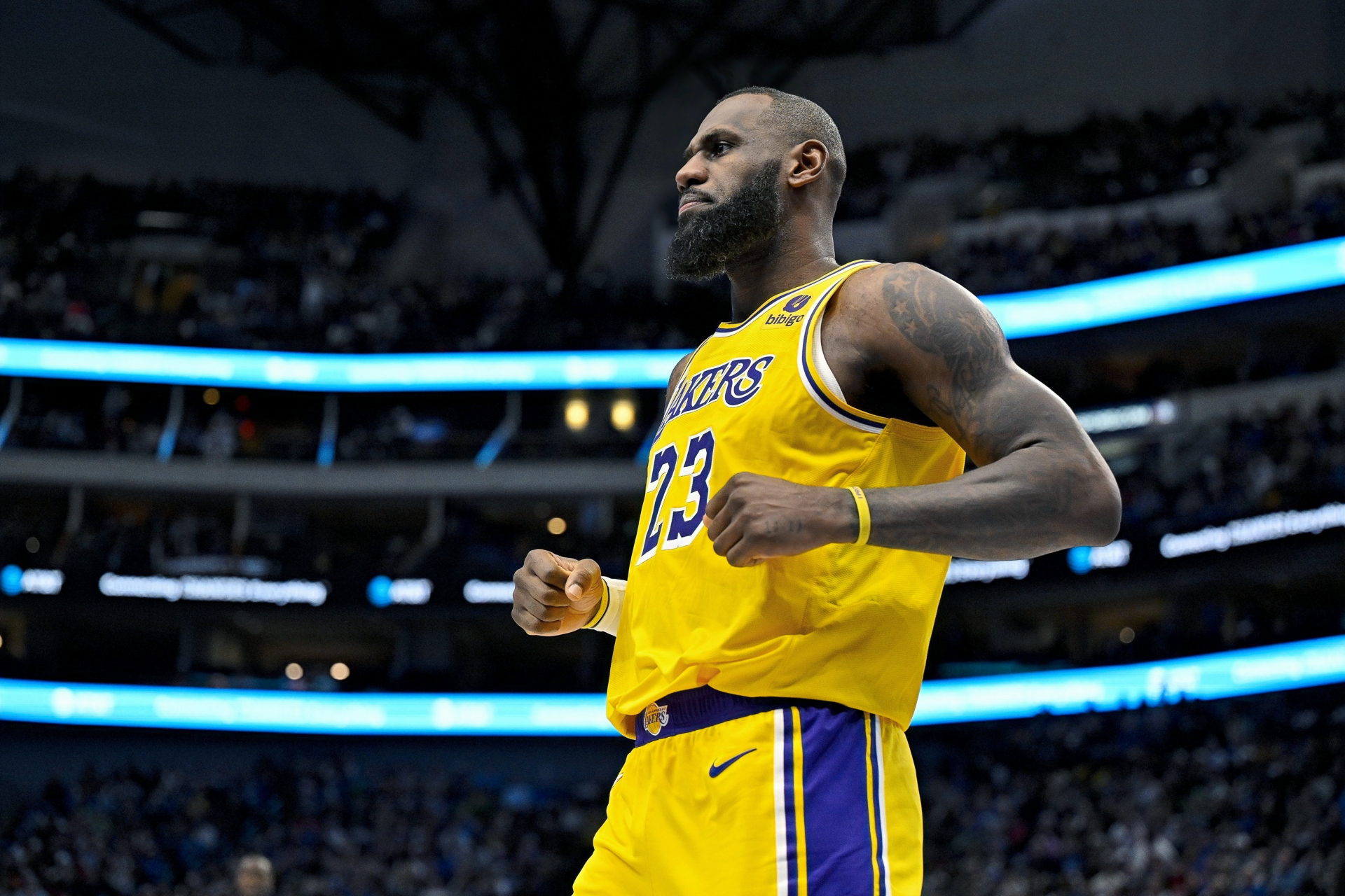 湖人球星詹姆斯谈场均快攻得分第一:尽量保持联盟顶级身体素质 多冲篮