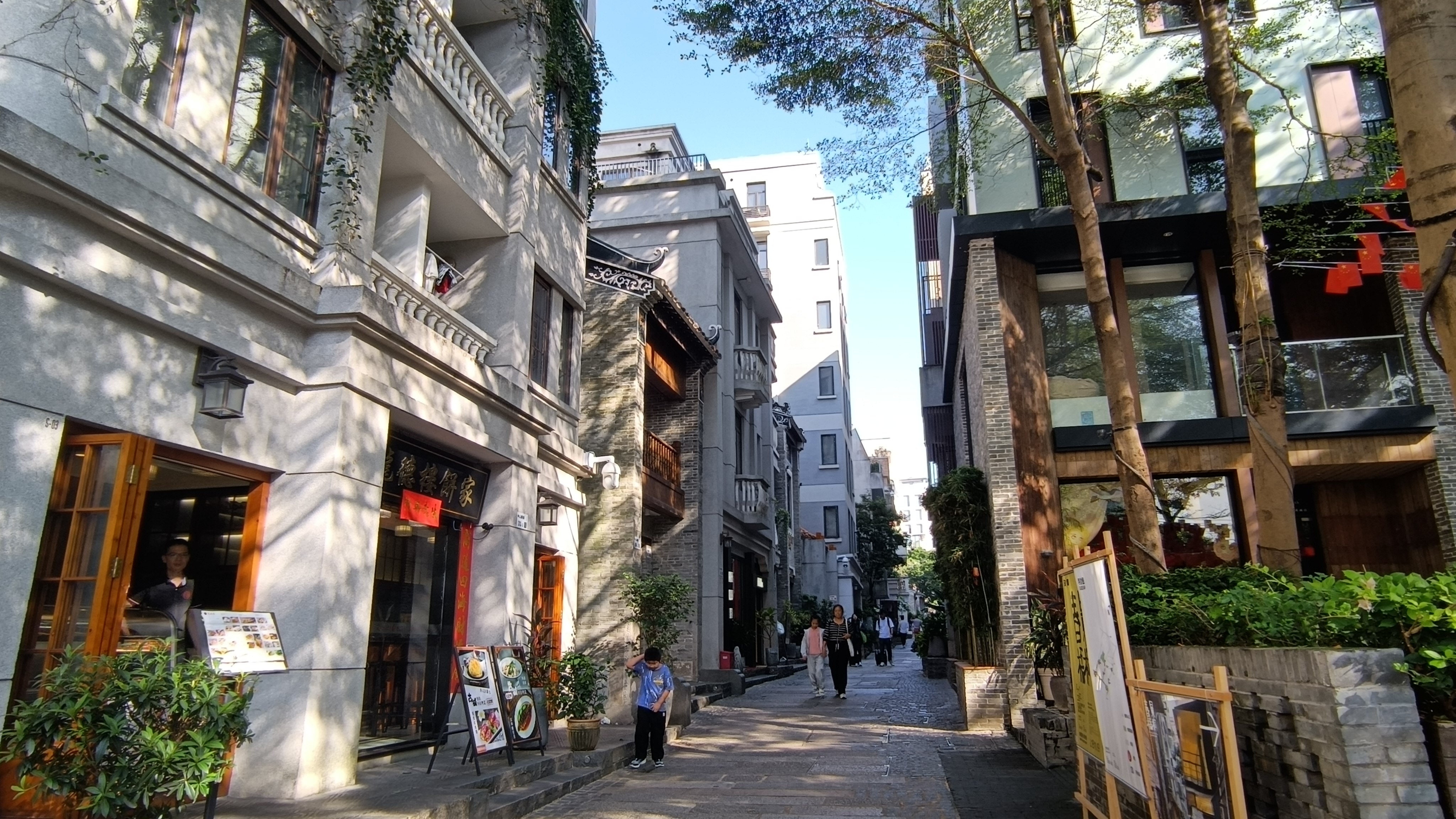 深圳了,以前一直认为这里没什么古迹的,没想到错了,南山就有一座南头