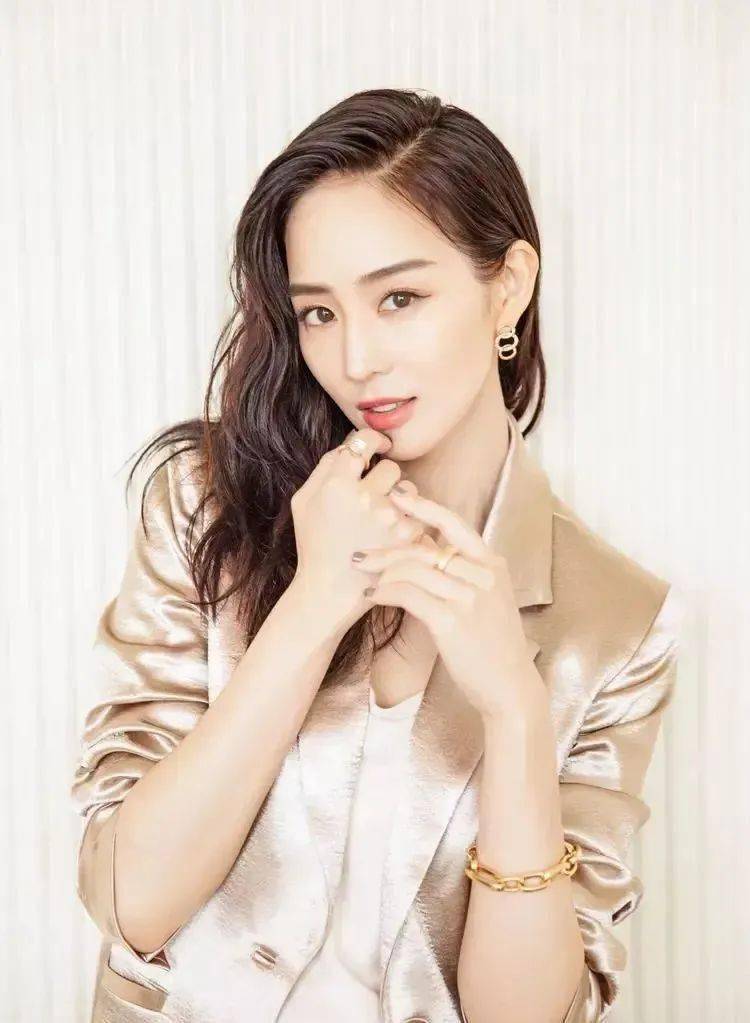 女星张钧甯.最后一张图,看了你还敢喝金桔茶吗?[嘻嘻]