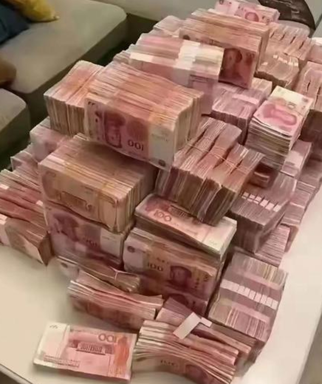 当你拥有200万元,只要每月日常开销1万元,且有持续稳定的收入,采用最