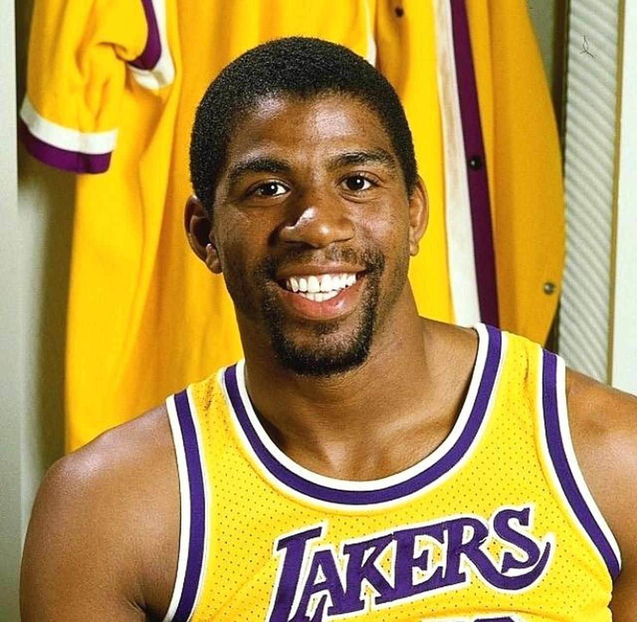 魔术师放在当今联盟打球能否成为第一人 要想知道魔术师约翰逊要是在