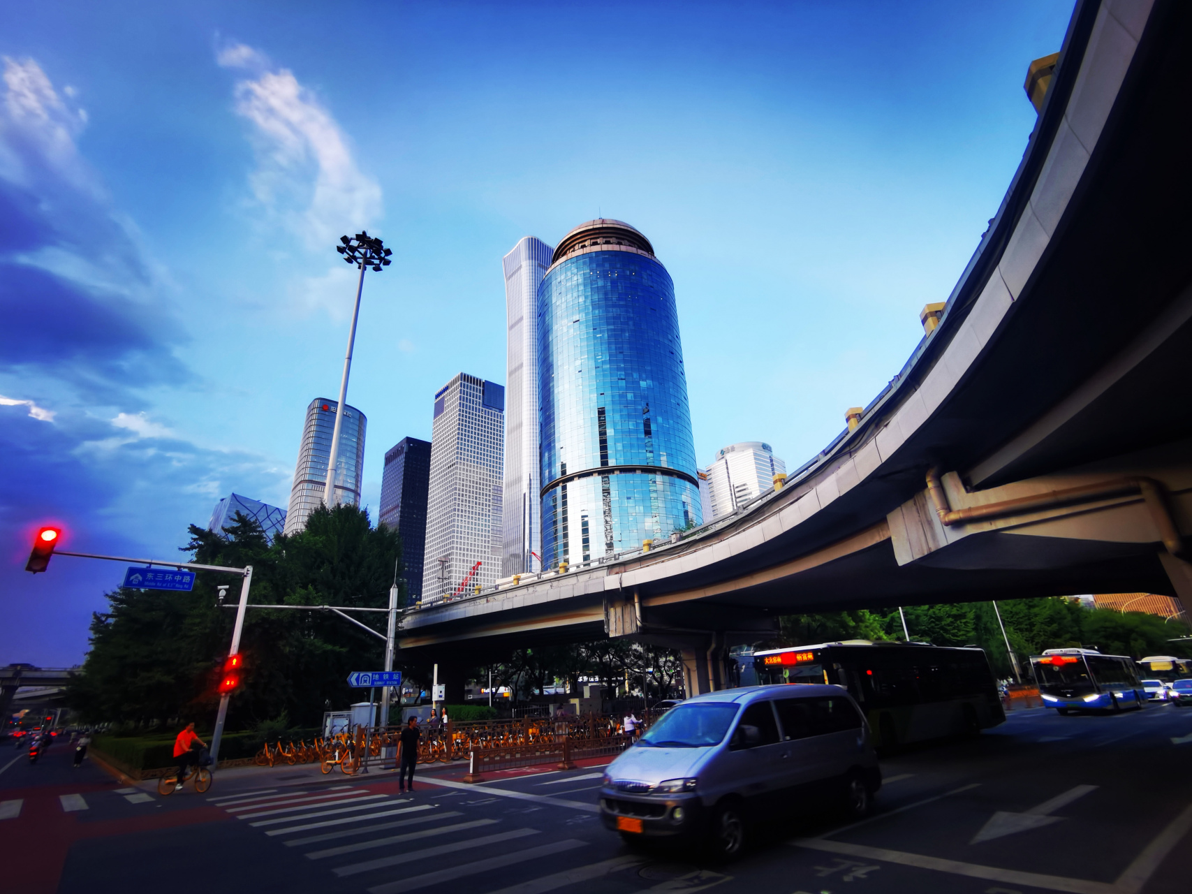 北京东三环中路骑行街拍#我的旅行日记