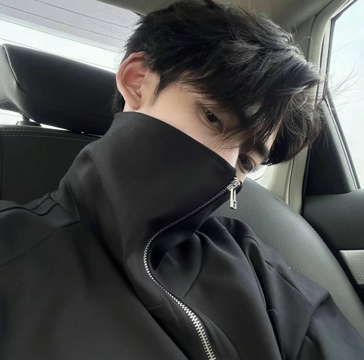 一波优质黑色系男头分享低调感#头像# #头像分享#