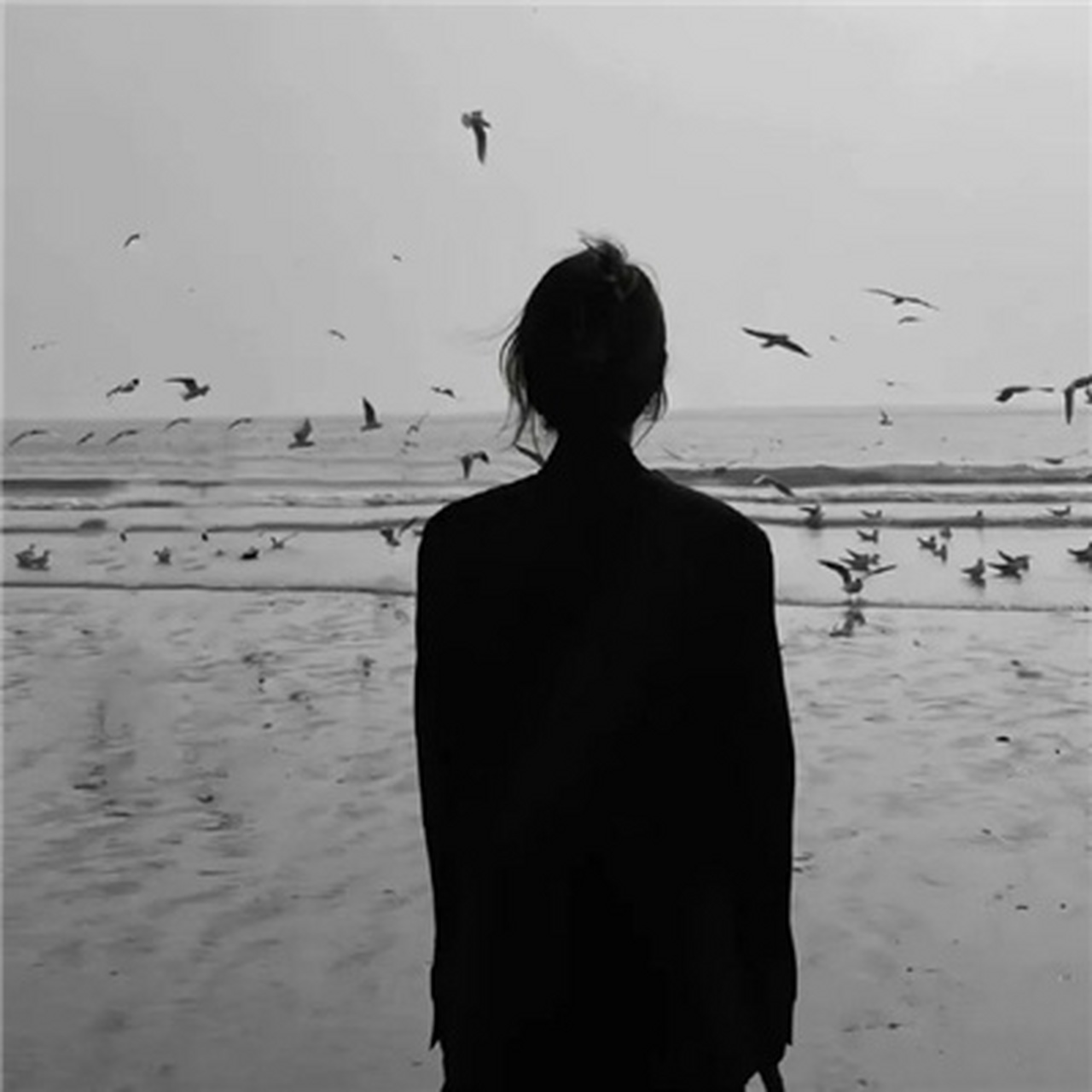 远离世俗的清冷孤独感女生头像#头像# #小众女生头像##好看真人女生