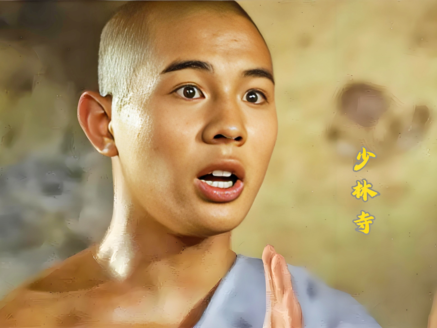 近年多次现身内地武台山的李连杰,饱受病痛折磨,老态龙钟!才60岁出头