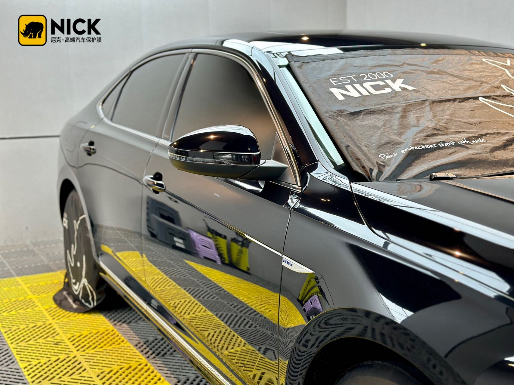 帕萨特到新疆永和嘉业贴尼克nick隐形车衣亮度展示贴好膜找尼克