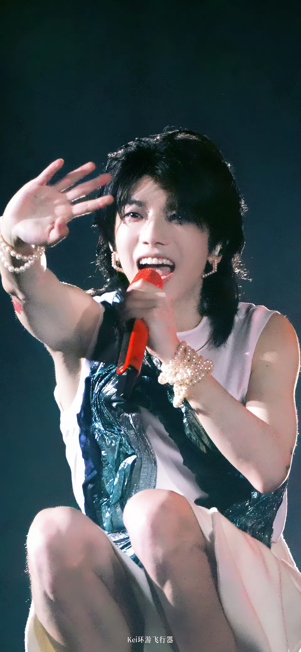 在这个208四处割韭菜的世界,#华晨宇# 鸟巢演唱