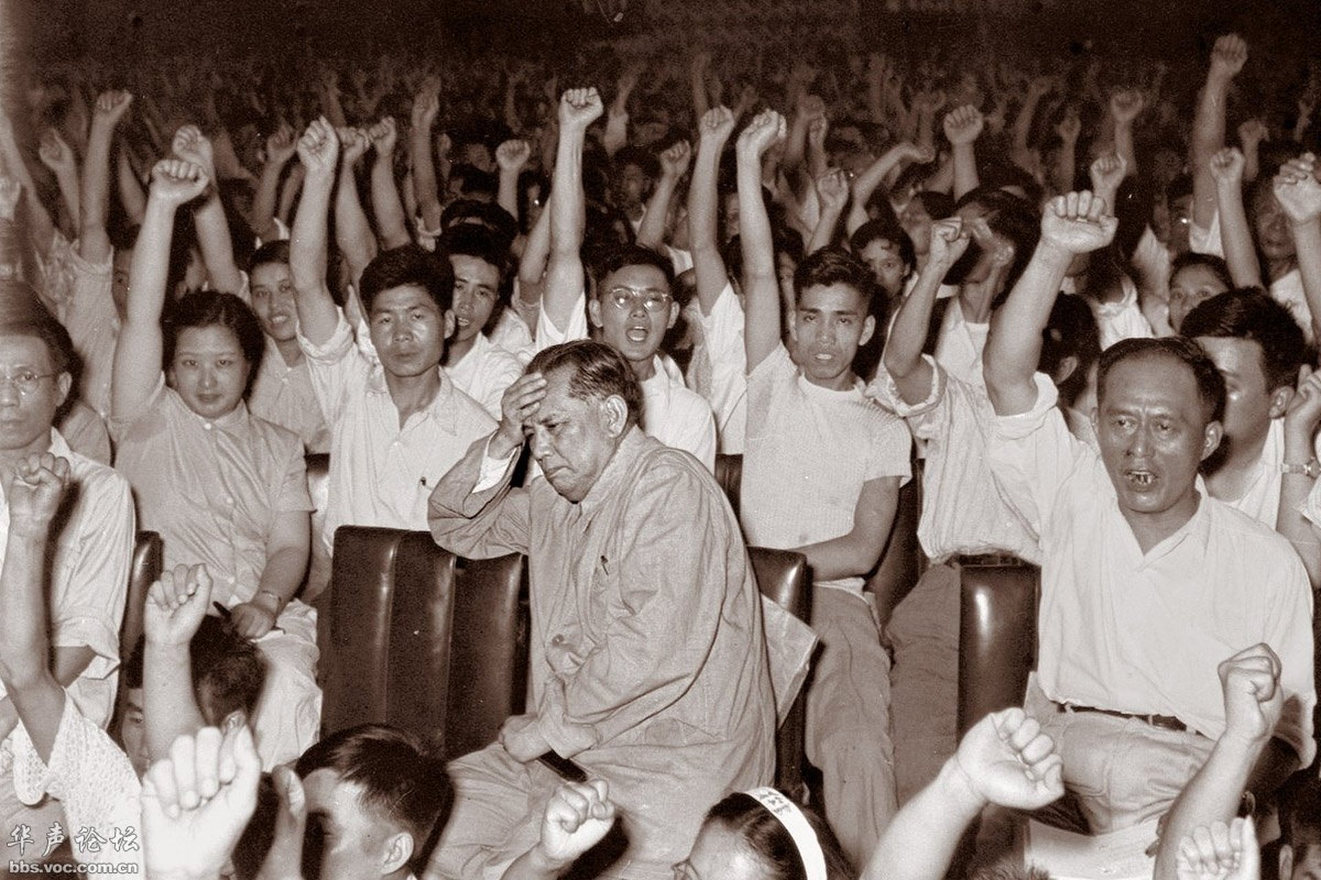 章伯钧在交通部的批判大会上,北京,1957年摄.