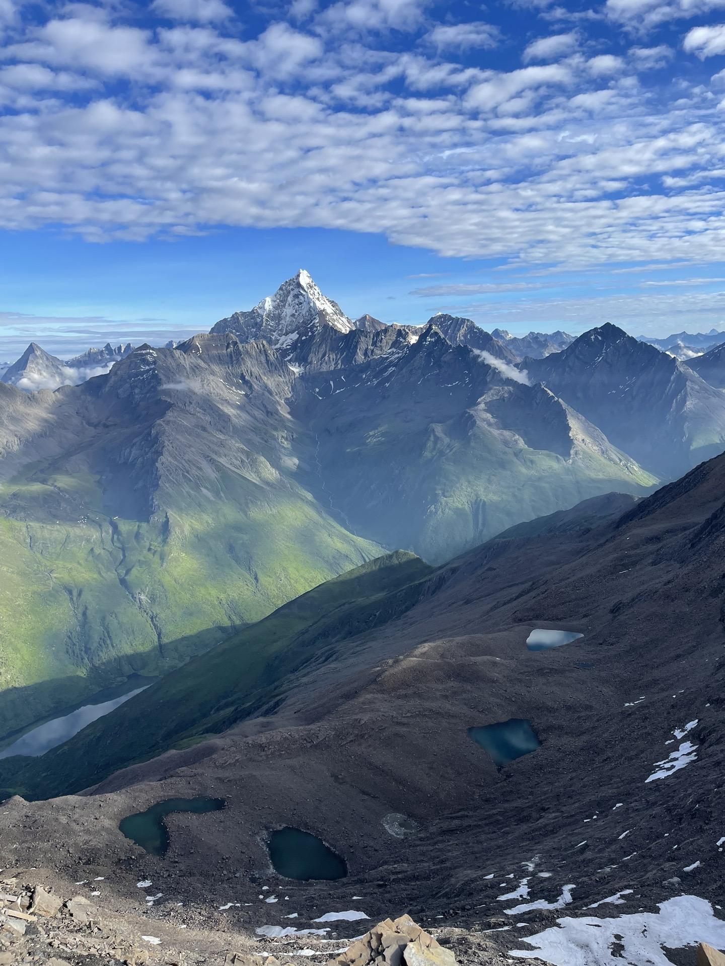 9015鹰鸽嘴峰,探秘未知的极致之旅!07  99哈喽,朋友们!