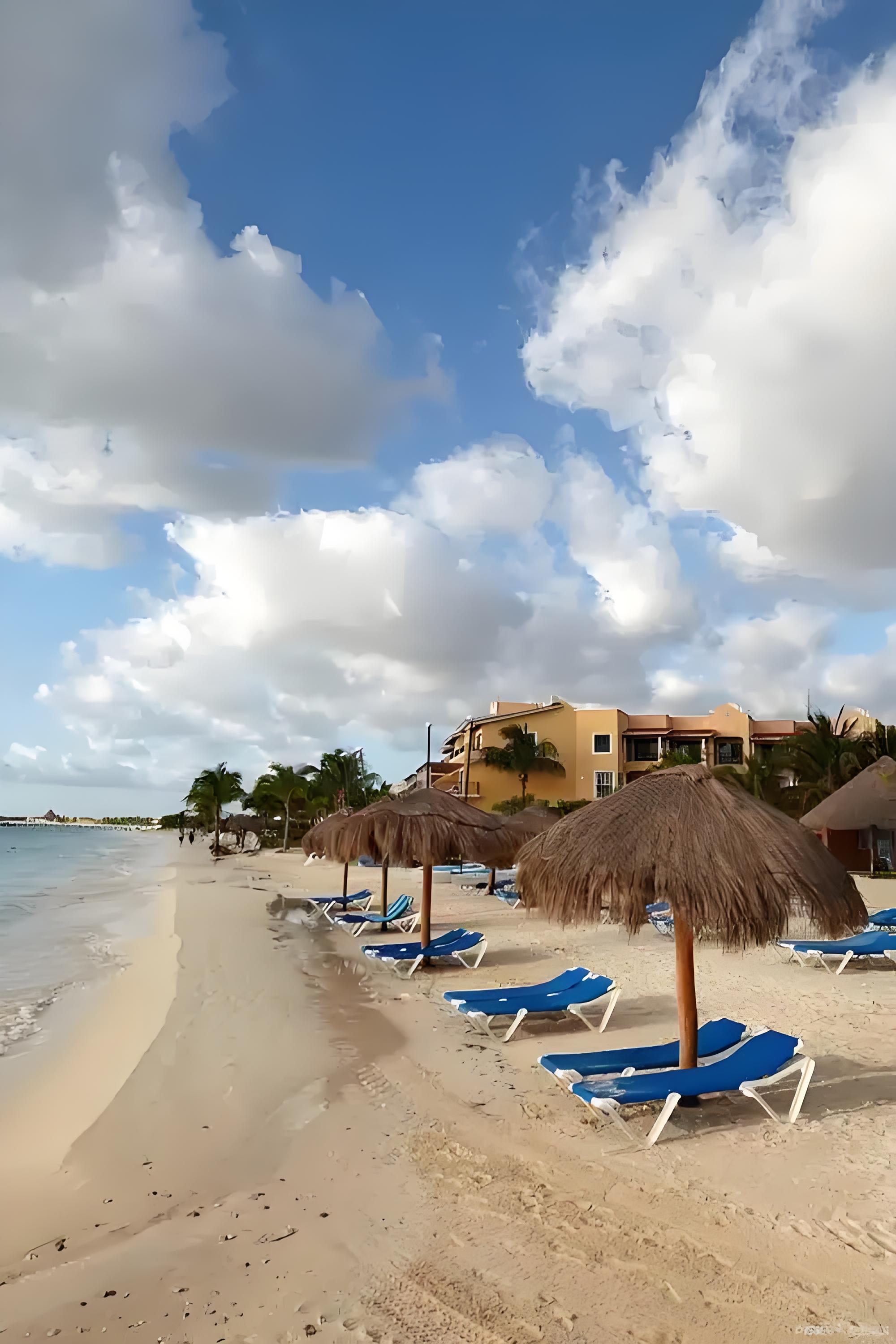 欲想当初观往事,犹寻今日未回边. 沙滩足迹随涛没,岸上人家顺水迁