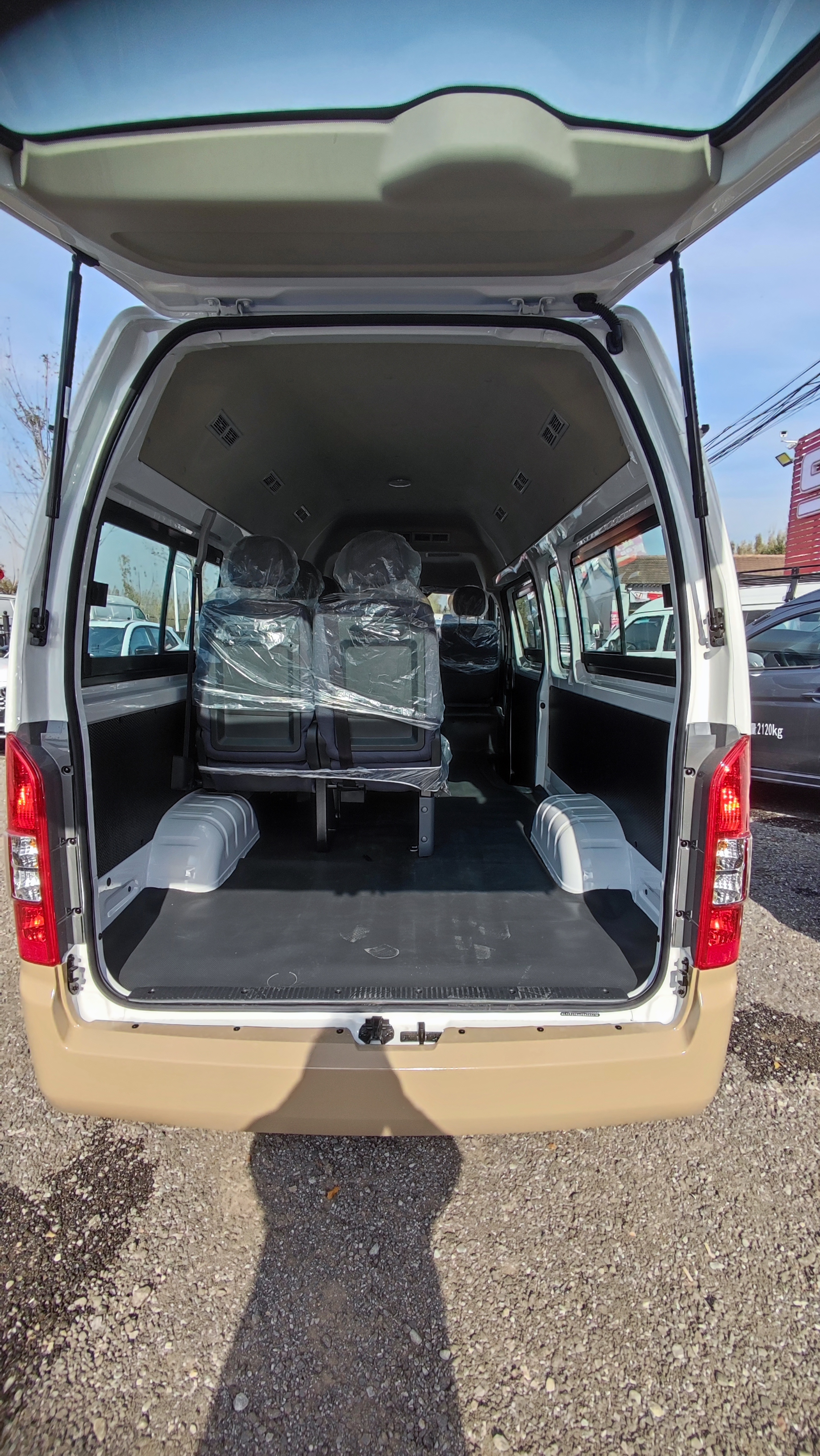 福田风景g7.2.4的三菱发动机优惠完的裸车9万多块钱.#全民ai创作节