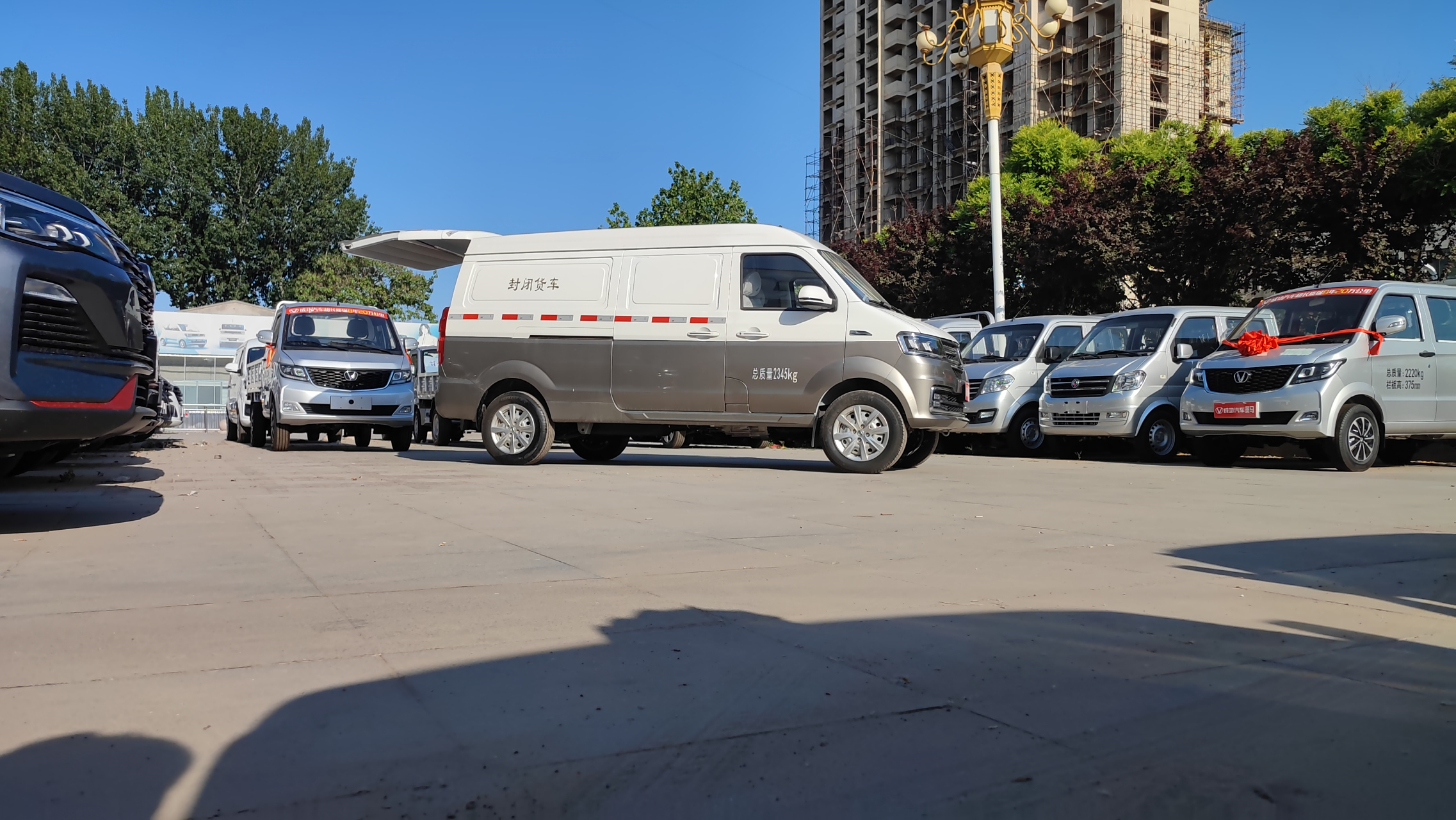 金杯新海狮s,中面规格封闭货,两座只要4.88万!