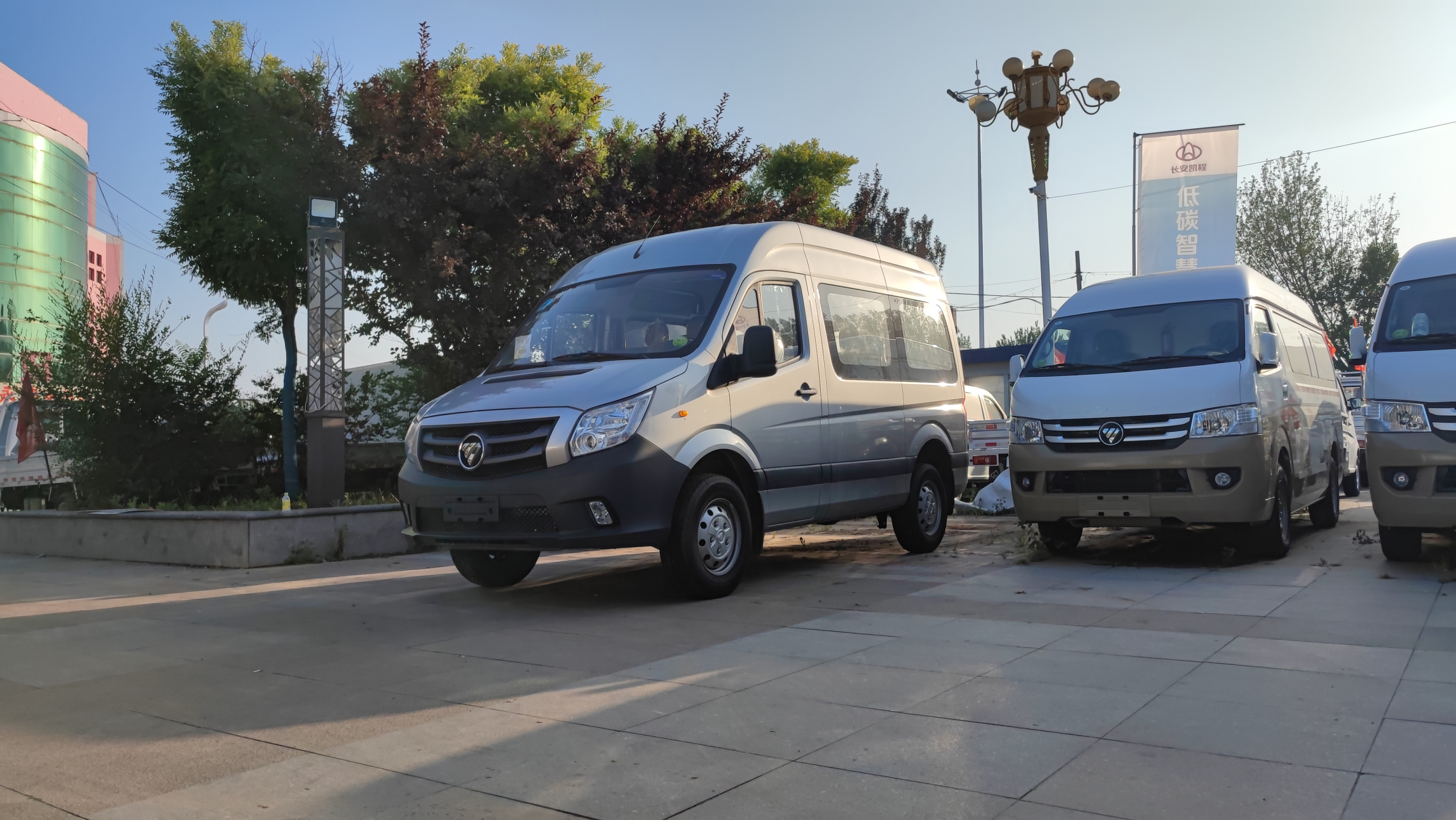 0t五座客运,图雅诺,裸车94900.可以零首付,前置后驱,六年免检.