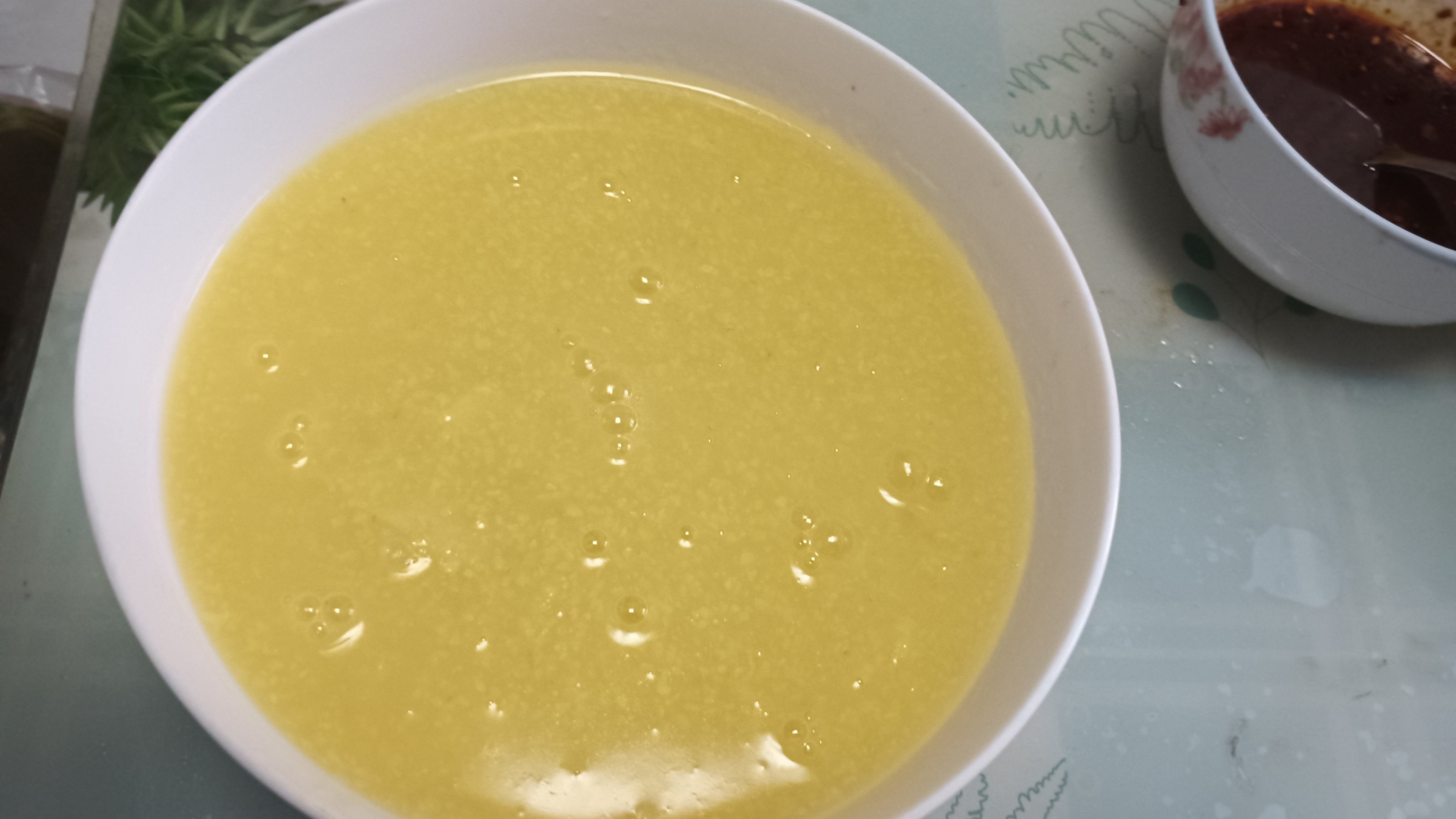 中午将就一下,一碗稀饭,一个咸菜