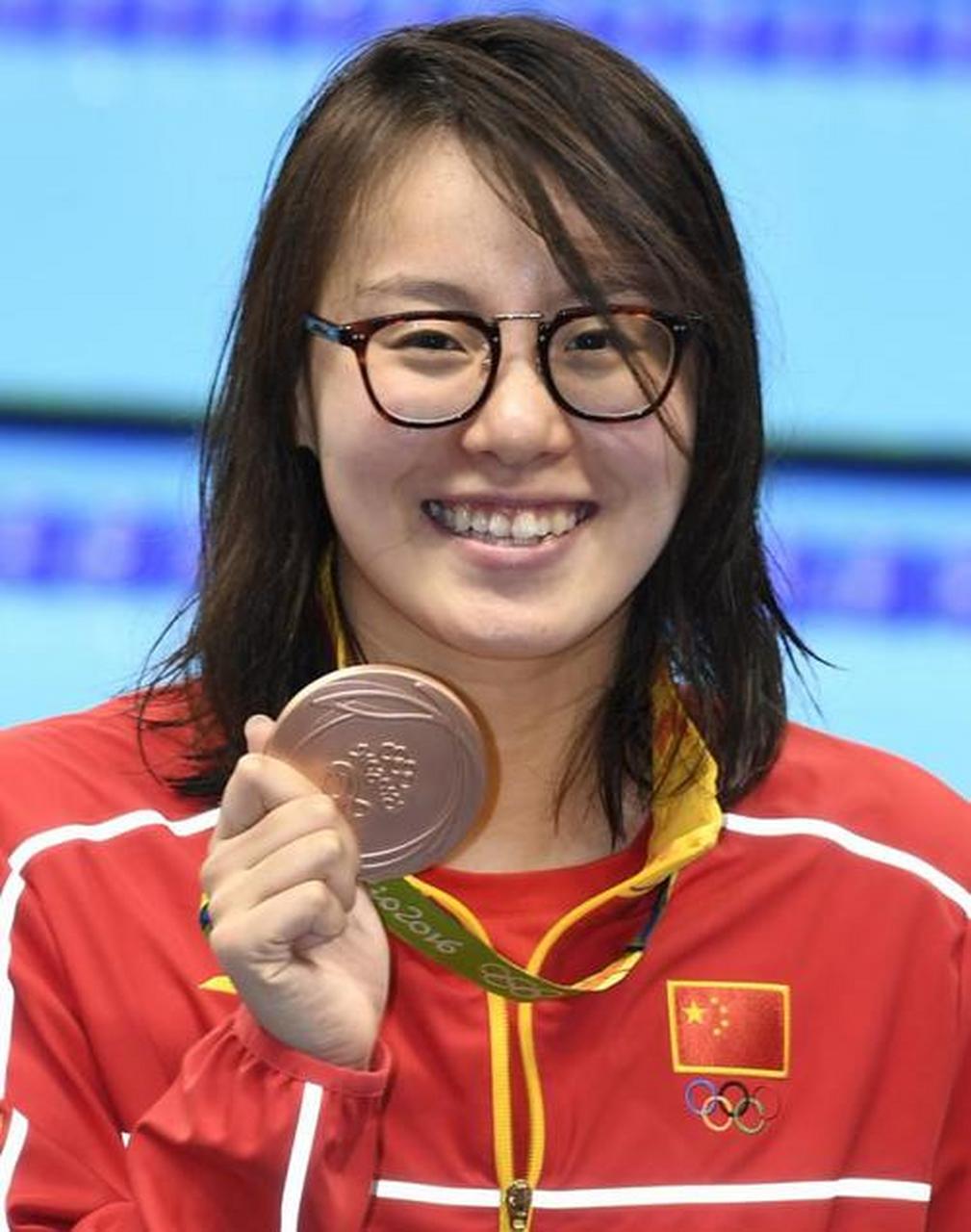 2月17日,游泳运动员傅园慧在长白山发博求助:咱们包了车现在被勒索了