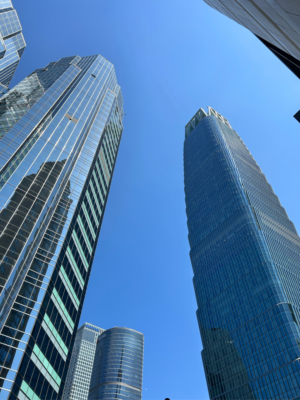 95国贸三期b座,堪称移民,海外留学,高端教育办公的黄金宝地!