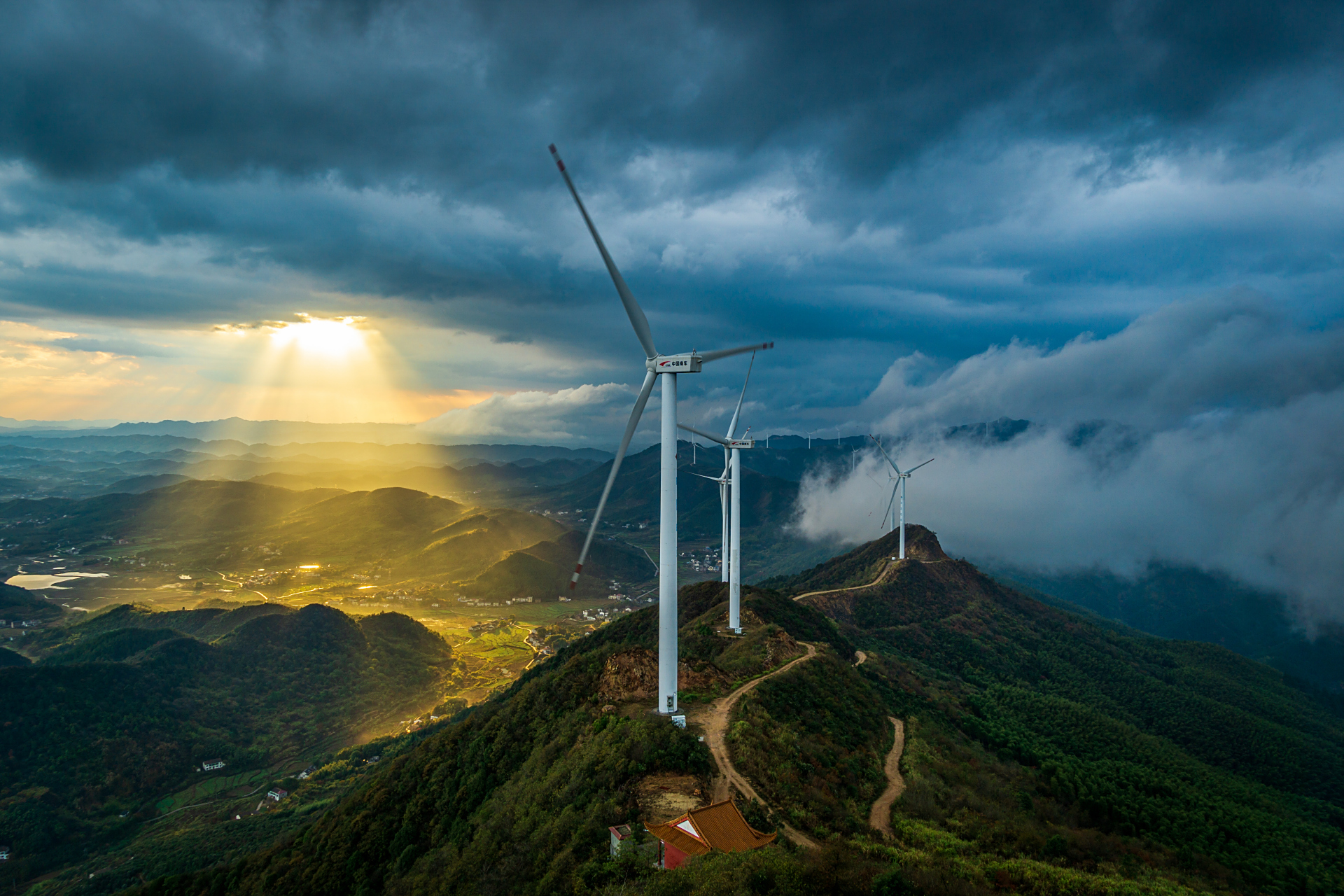 衡东县蓬源峰山顶看蓬源村美景 #摄影爱好者联盟