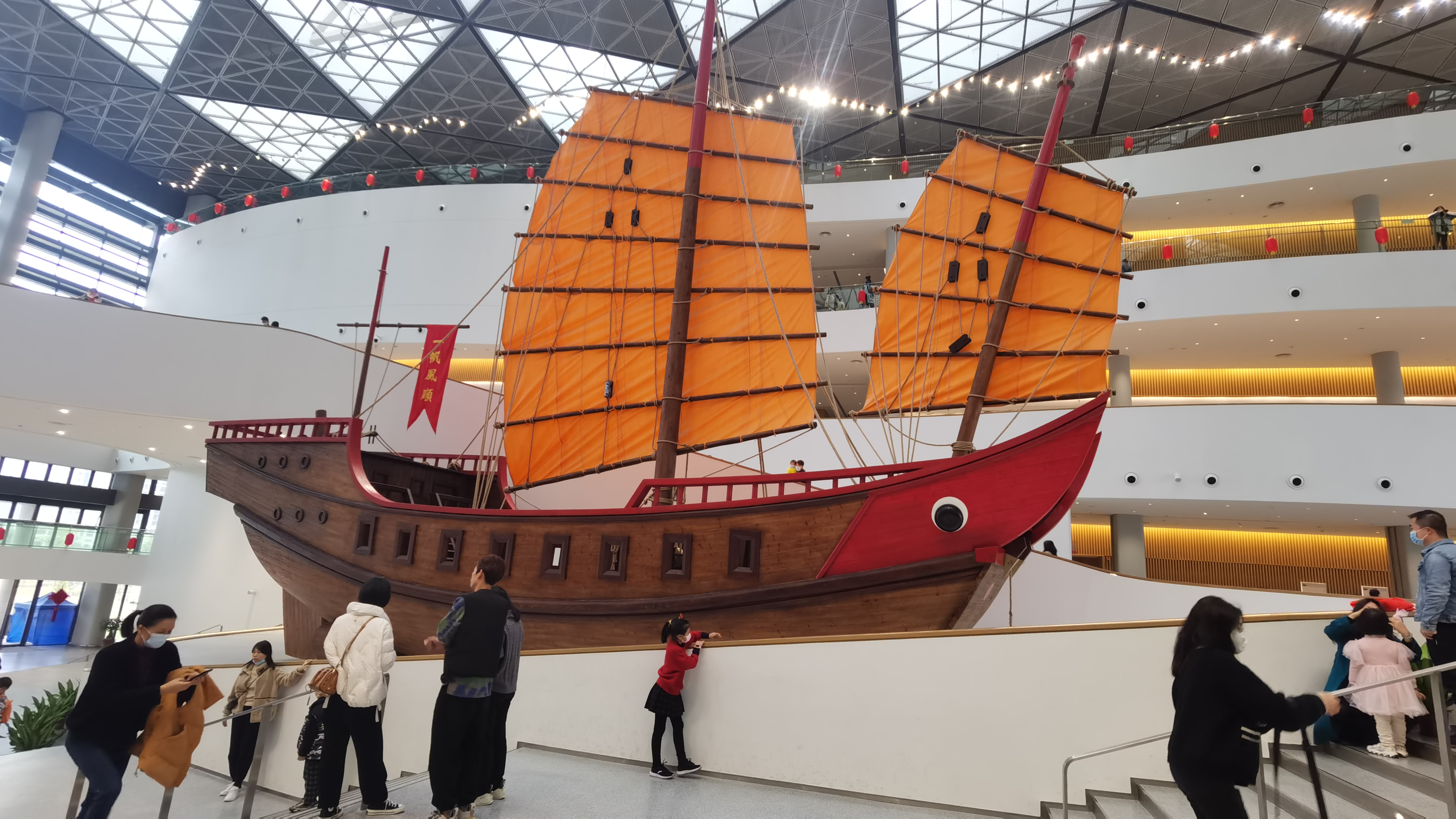 历史文化# 红头船文化 红头船是潮汕地区华侨华人远渡重洋拓殖海偷哪