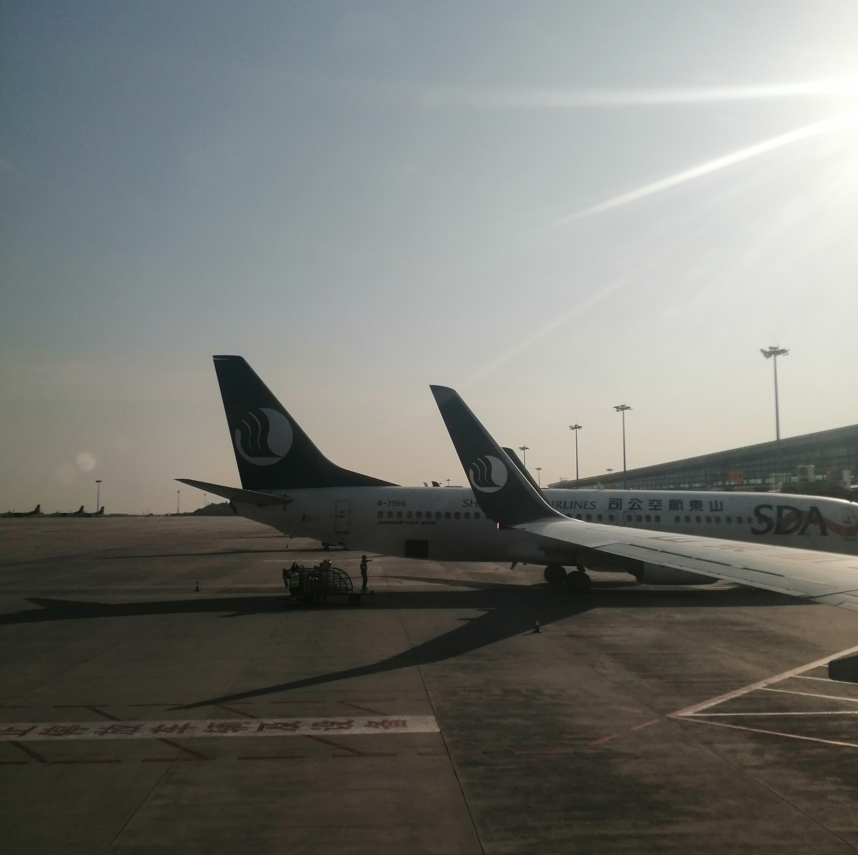 力量…… 已不记得, 这是人生征途上, 第几次黎明大学机场的照片真实