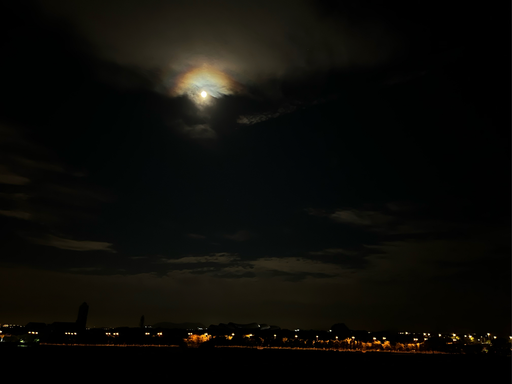 自带散光效果的小月亮