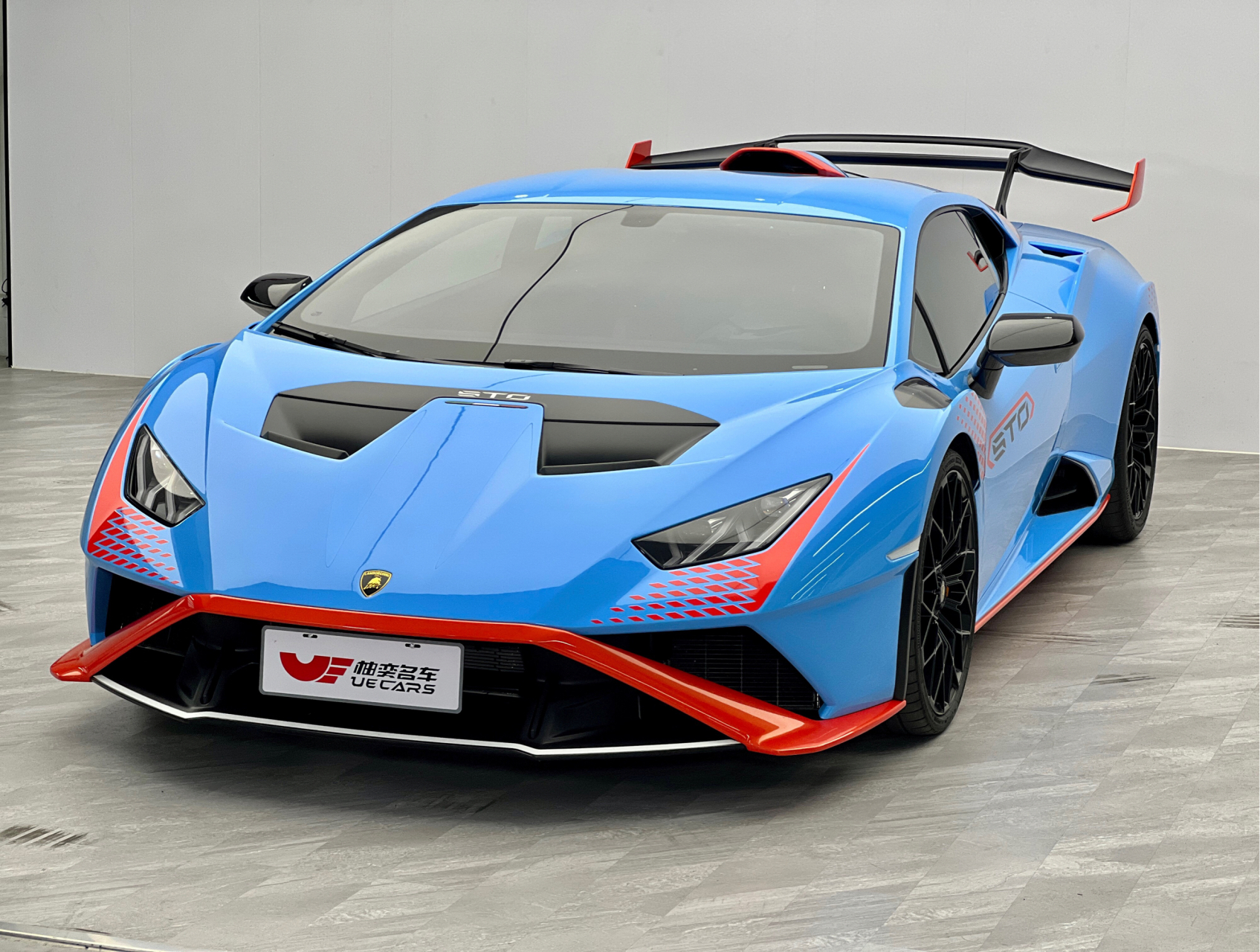 兰博基尼飓风sto,首次亮相是在2020年,这是一款集中多项赛道技术和