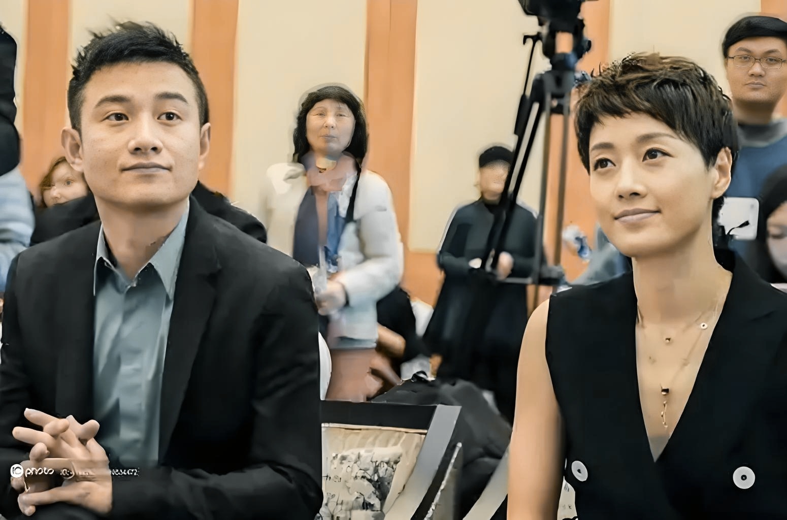 马伊琍离婚六年不婚,和文章当起"育儿搭子",弄堂里长大的女人把日子过