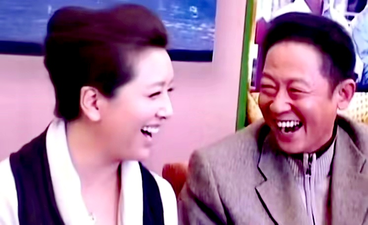 1994年《过把瘾》里"方言"和"杜梅"吵吵闹闹的样子,到现在还刻在观众