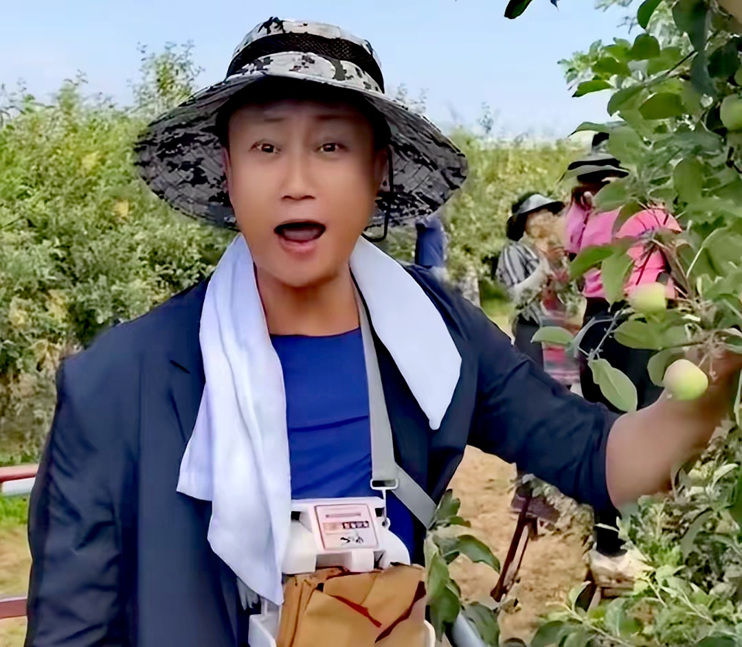 耿为华现在真叫一个适意!