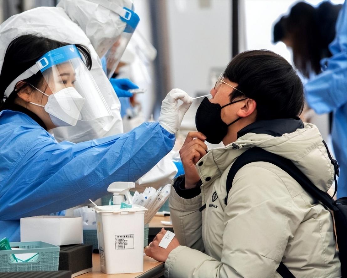 新冠时大名鼎鼎的四个人物,现在都怎么样了,有人还