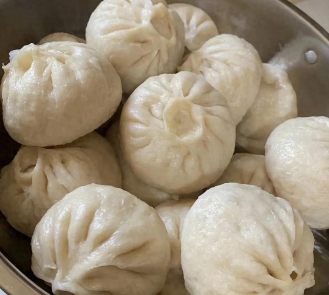 包子好不好吃,肉馅是关键,而生肉和熟肉哪个做馅更好,一直是争论焦点