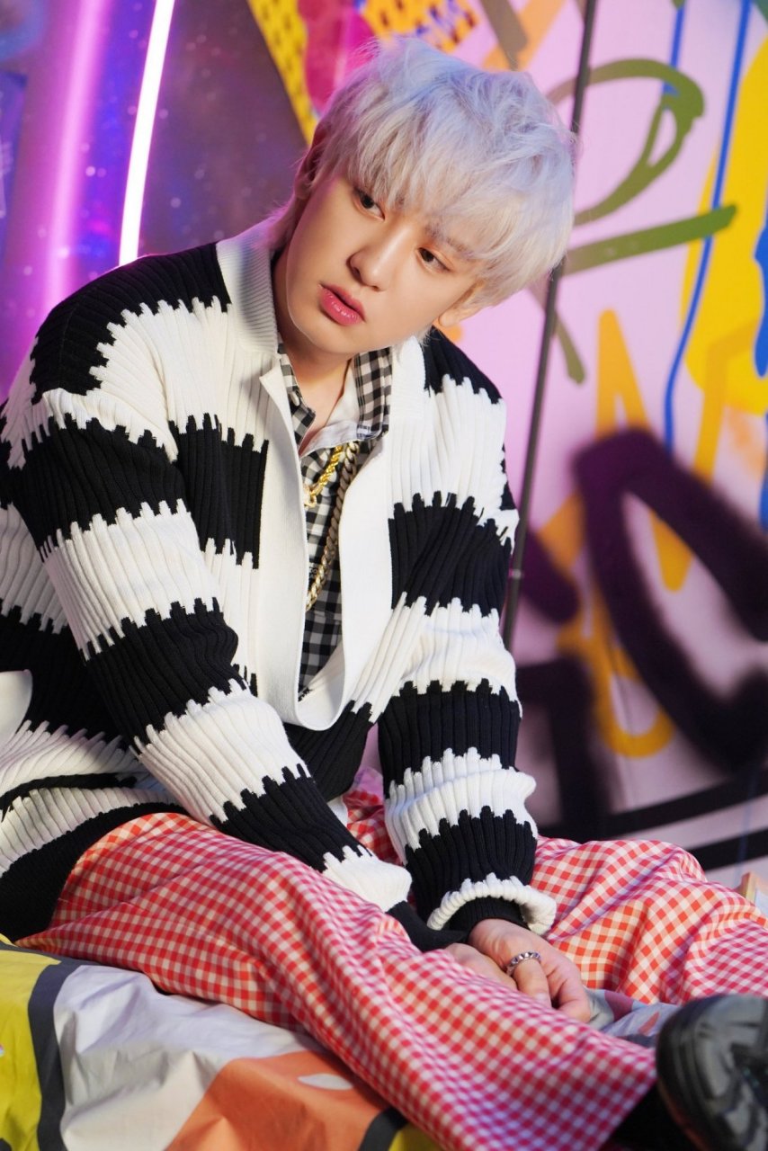 把这次#朴灿烈#  回归的图更一下,这次状态太好了!