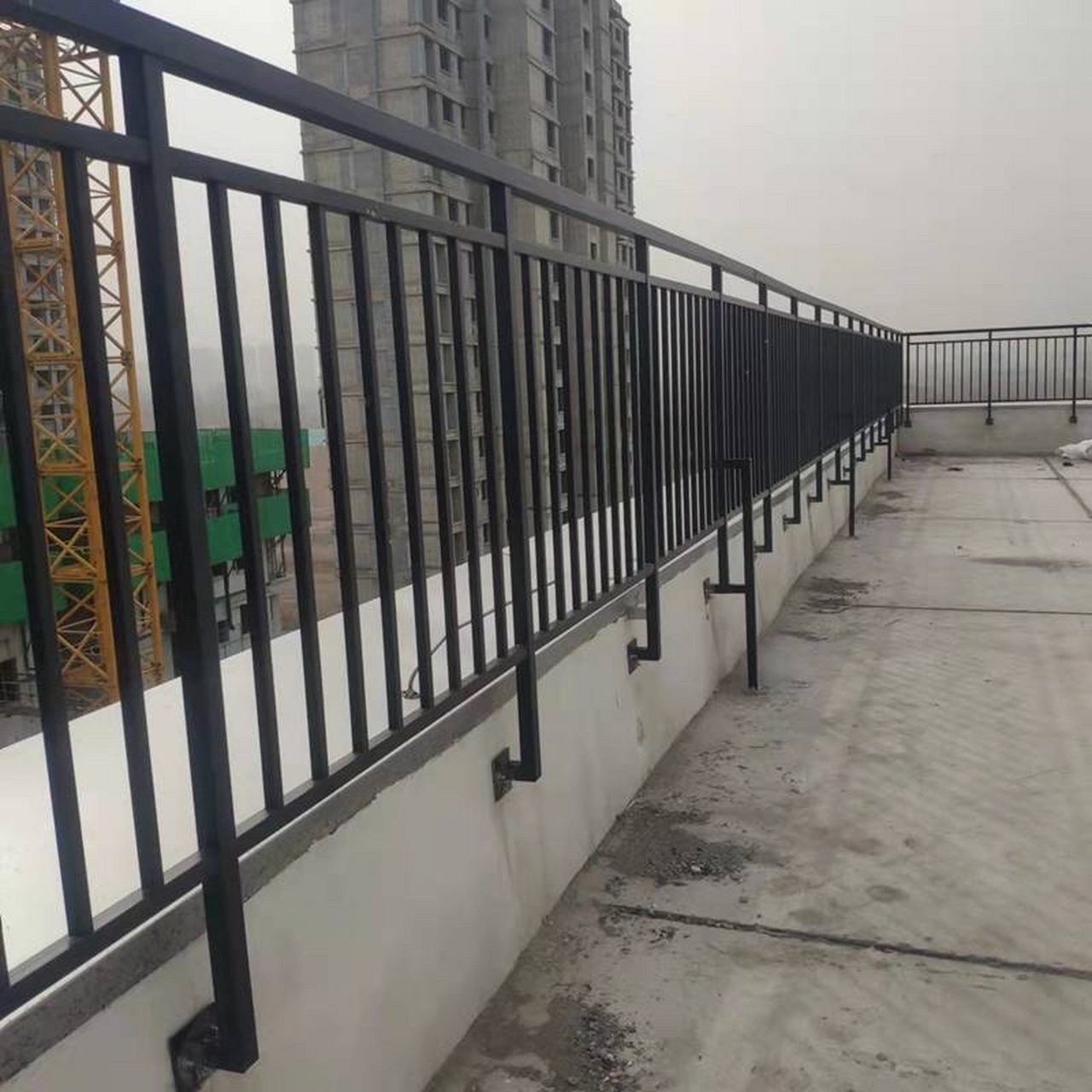 楼顶围栏 楼顶安全防护栏杆 顶楼栏杆厂家 顶之选围栏 楼顶安全隔离