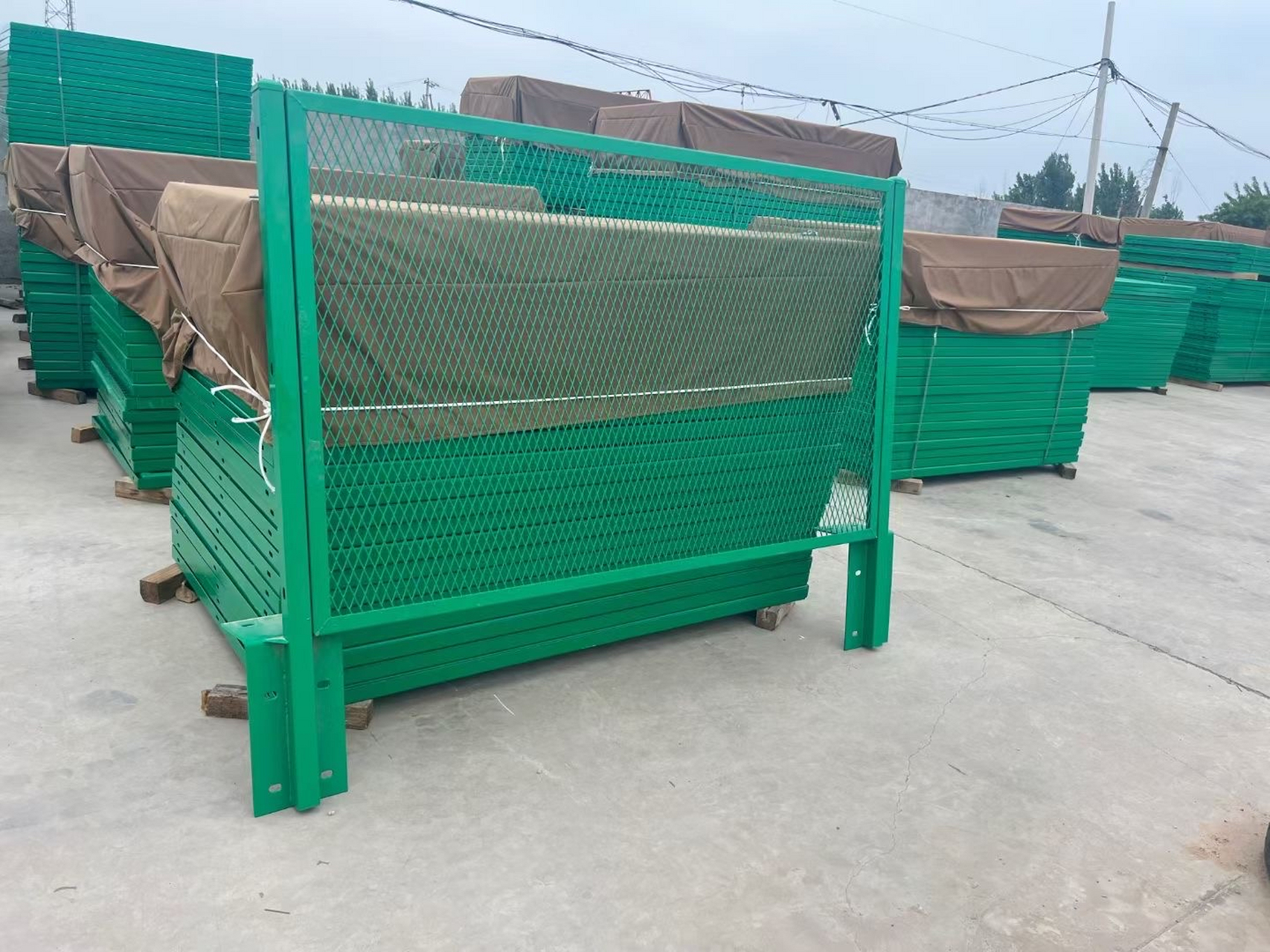 公路防抛网 公路护栏网 斜方过塑孔围网厂家 #高速公路护栏网厂家